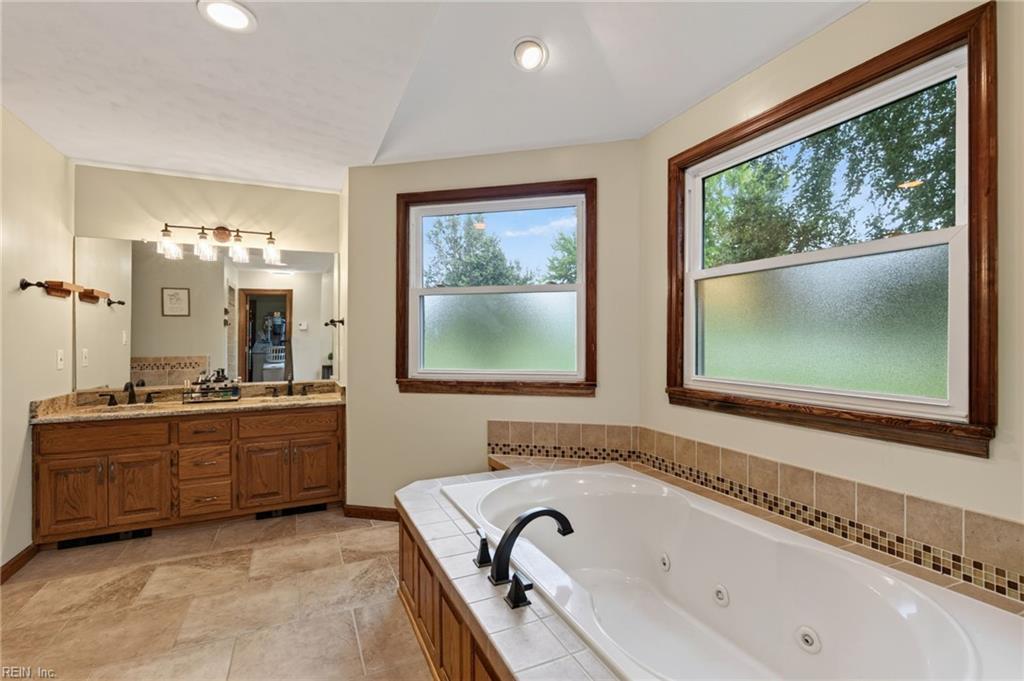 3700 Riverwood CRES