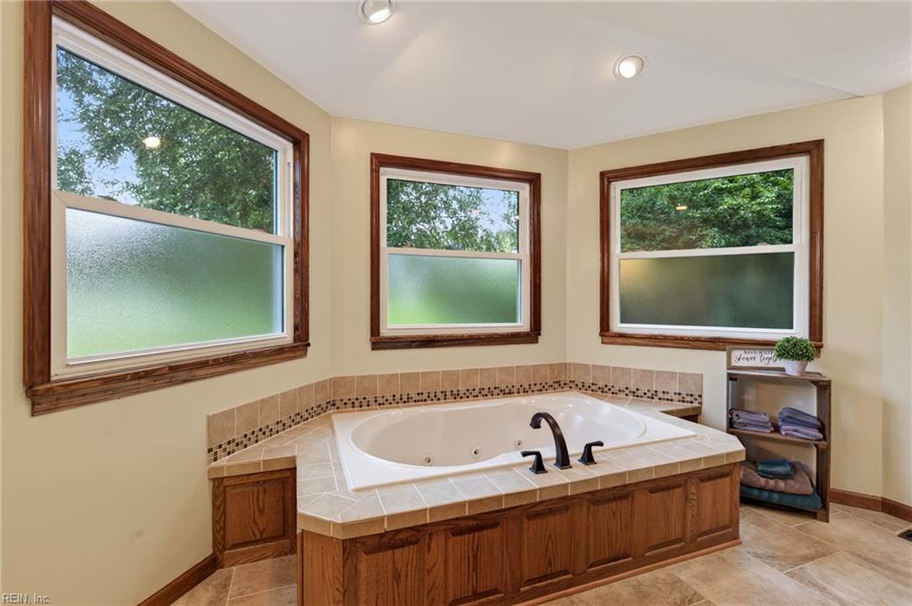 3700 Riverwood CRES