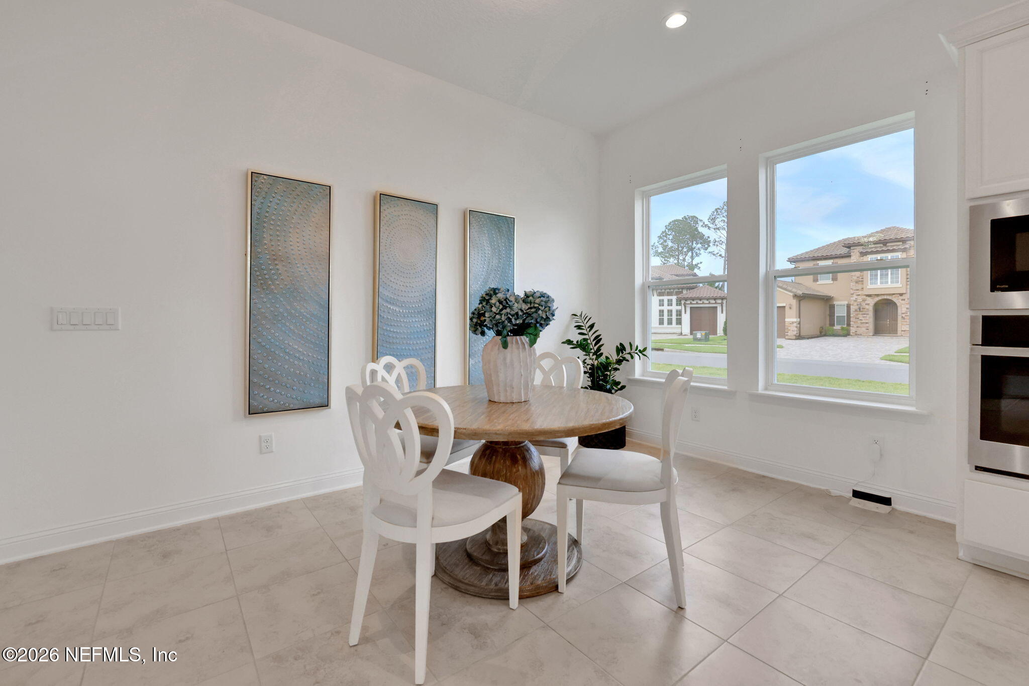 2812 CASSIA Lane