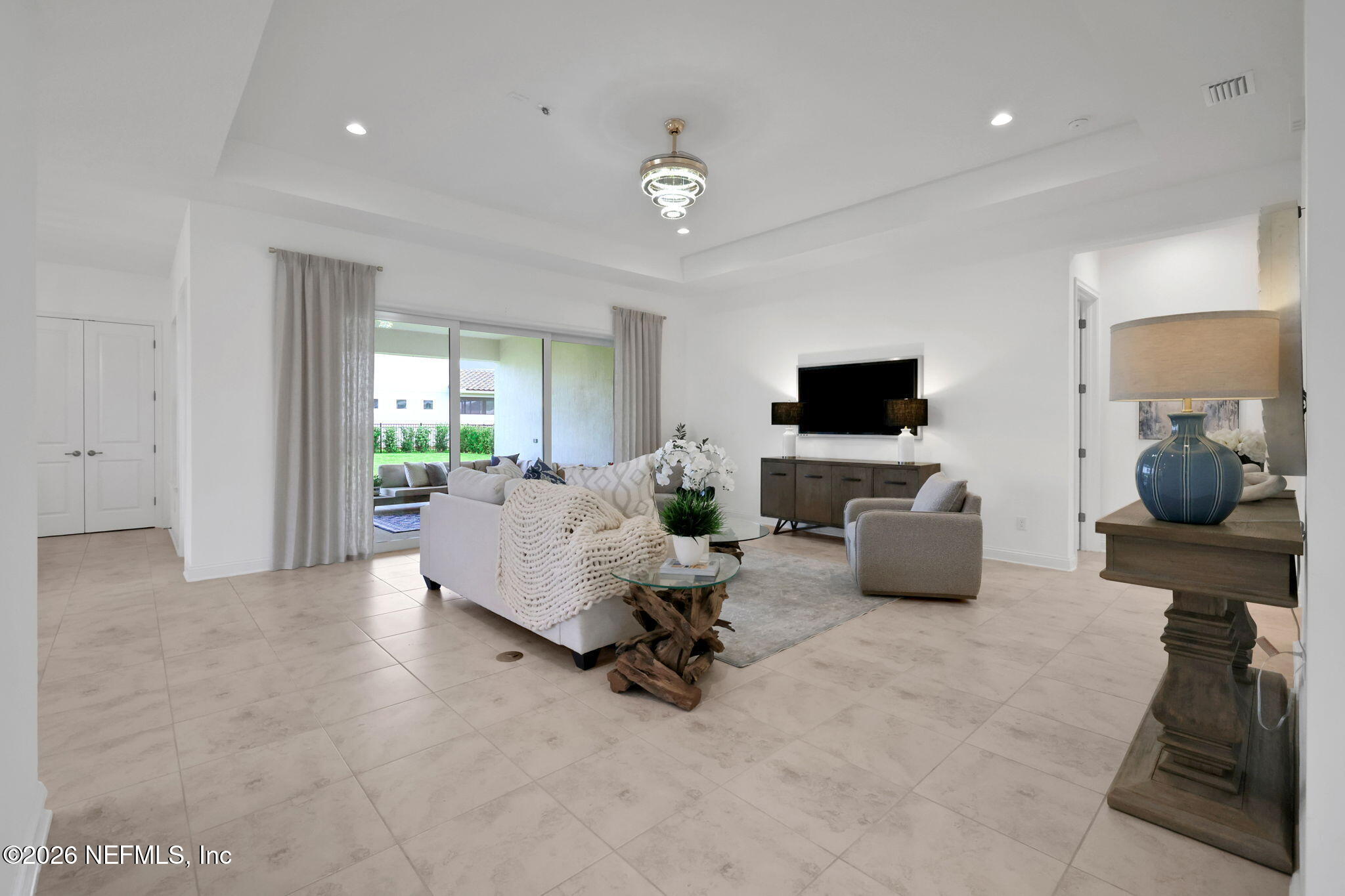 2812 CASSIA Lane