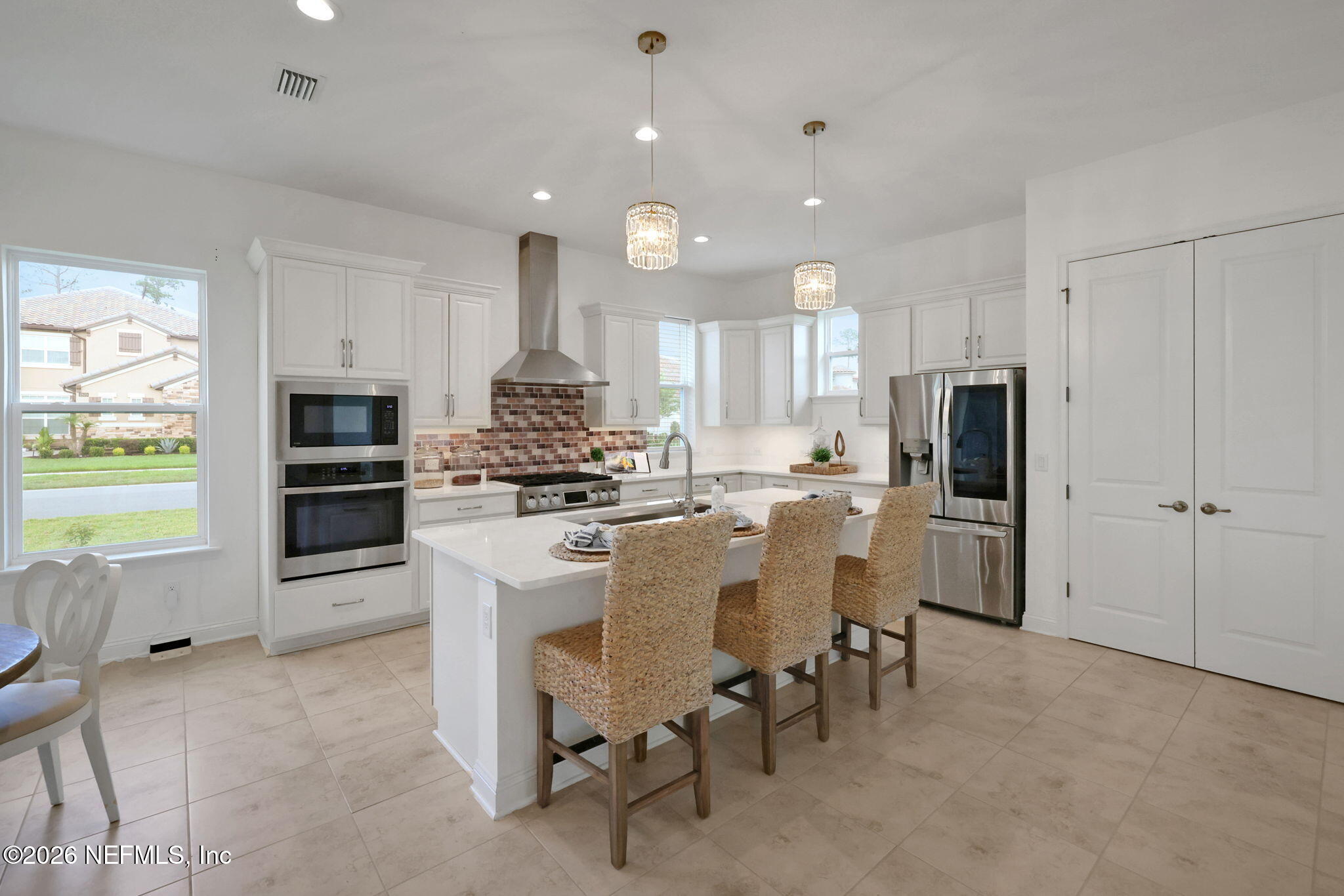 2812 CASSIA Lane