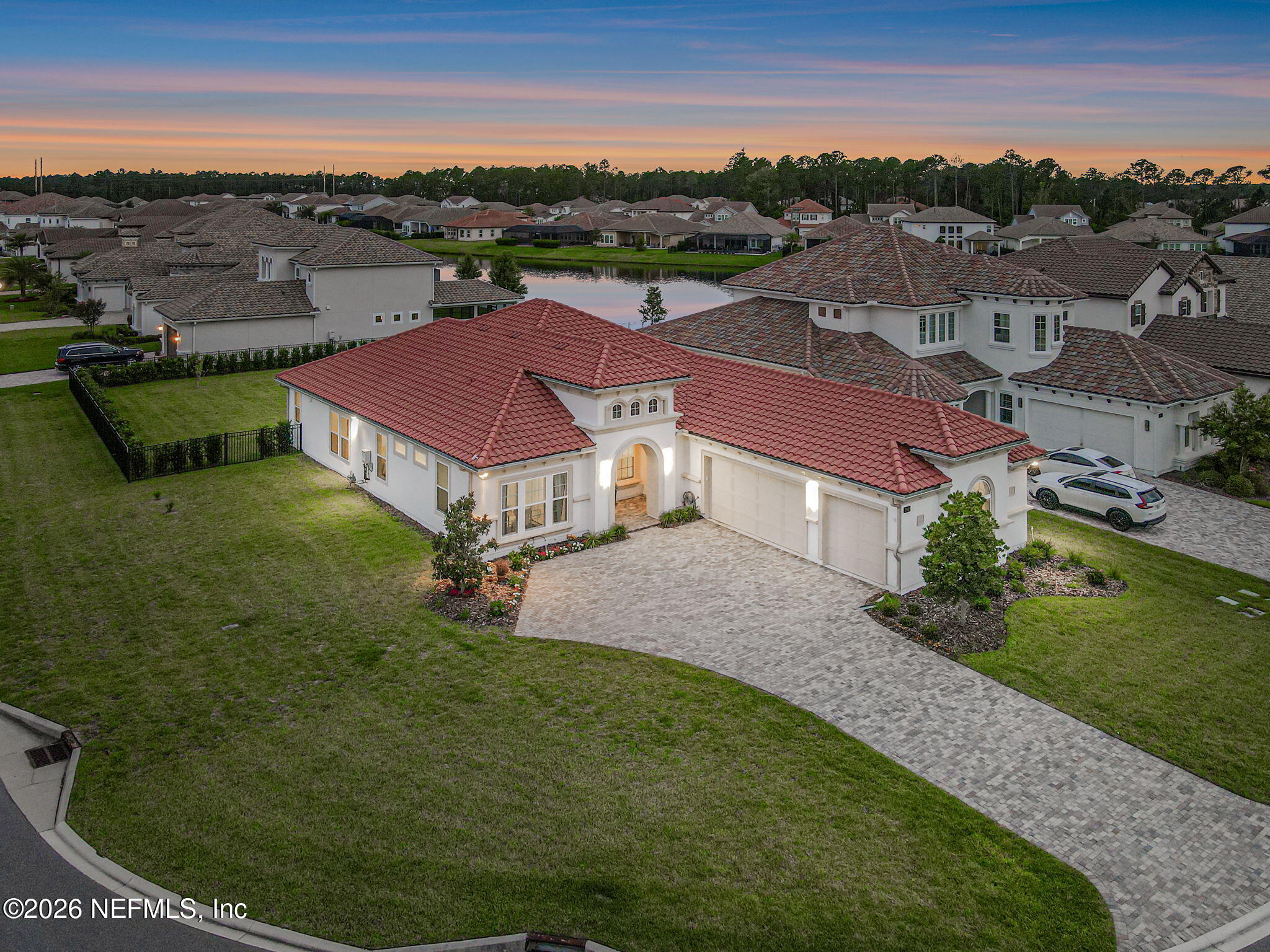 2812 CASSIA Lane