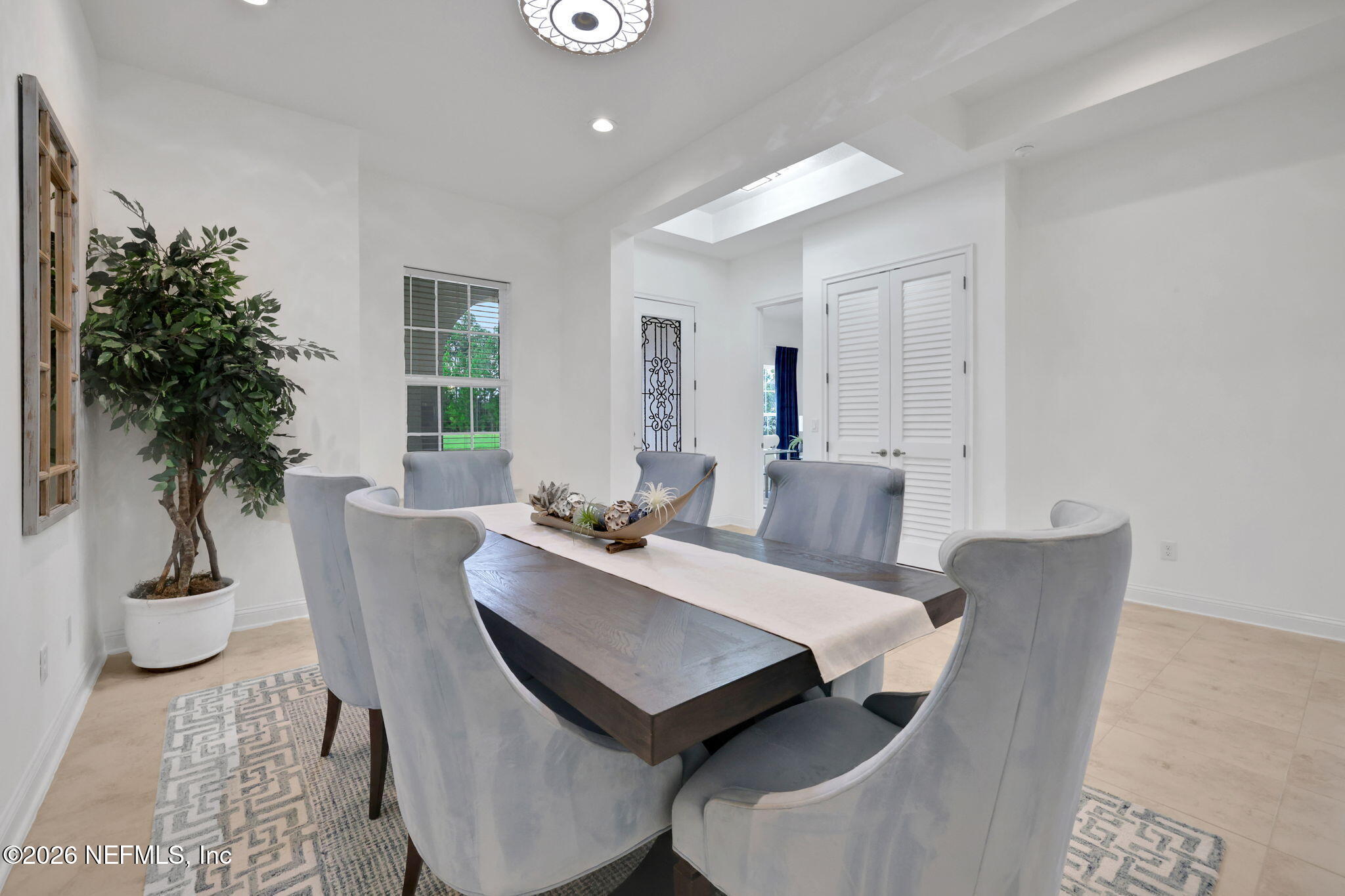 2812 CASSIA Lane