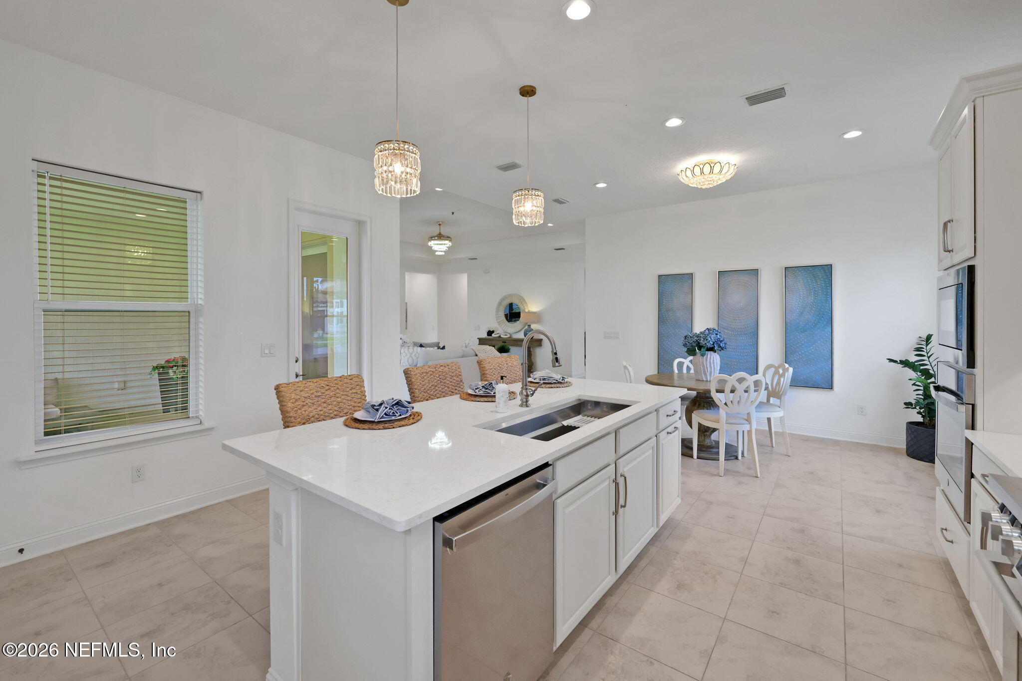 2812 CASSIA Lane