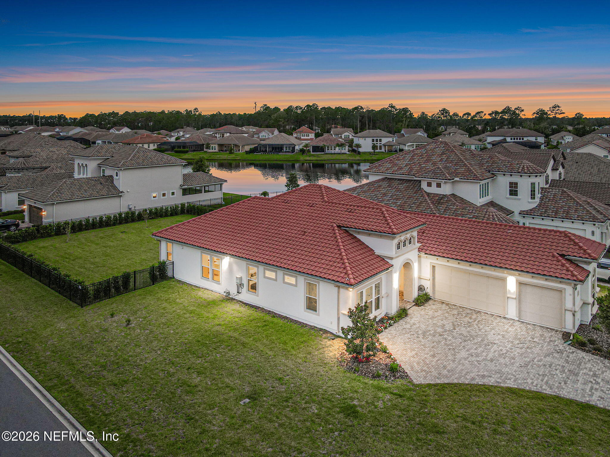 2812 CASSIA Lane