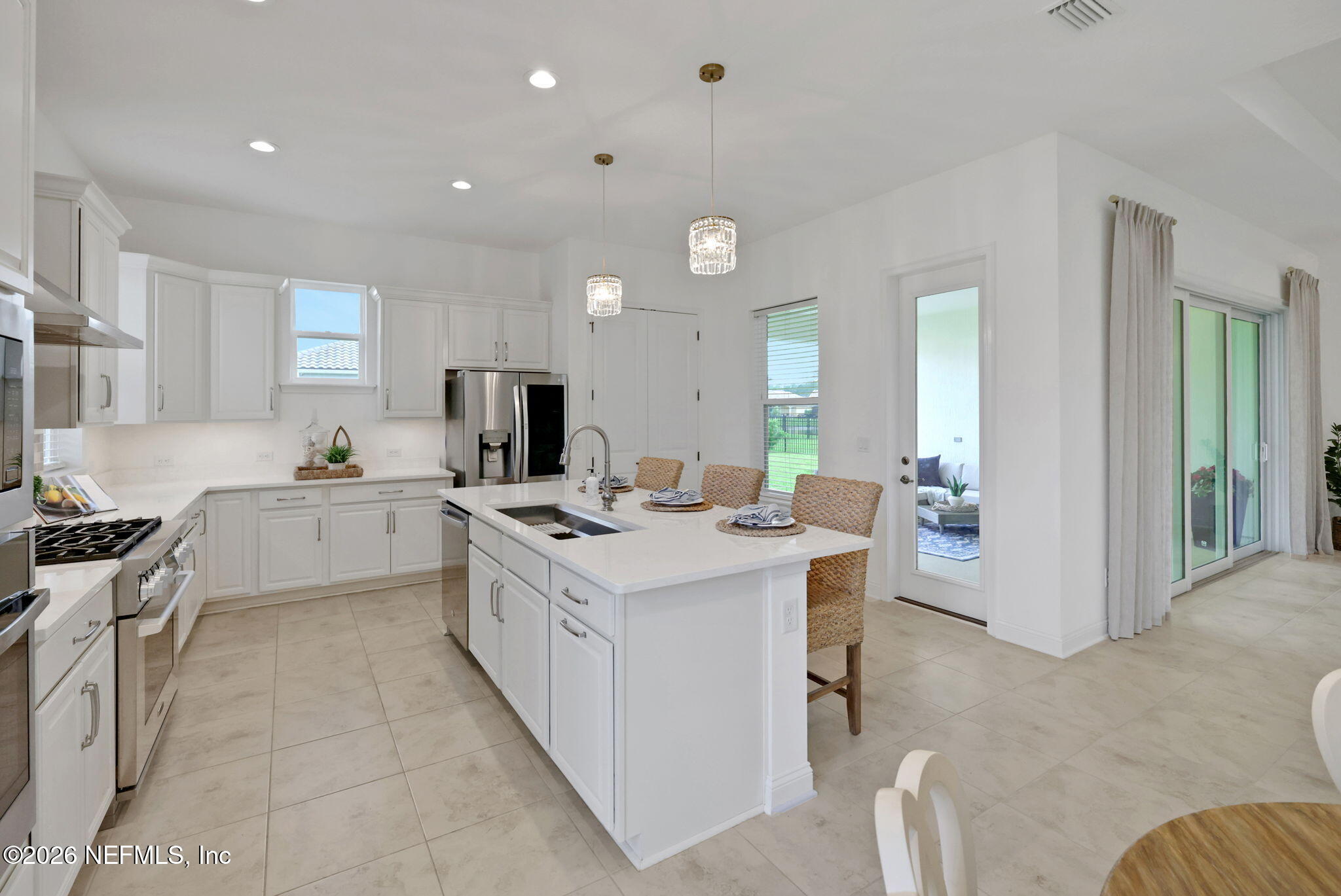 2812 CASSIA Lane