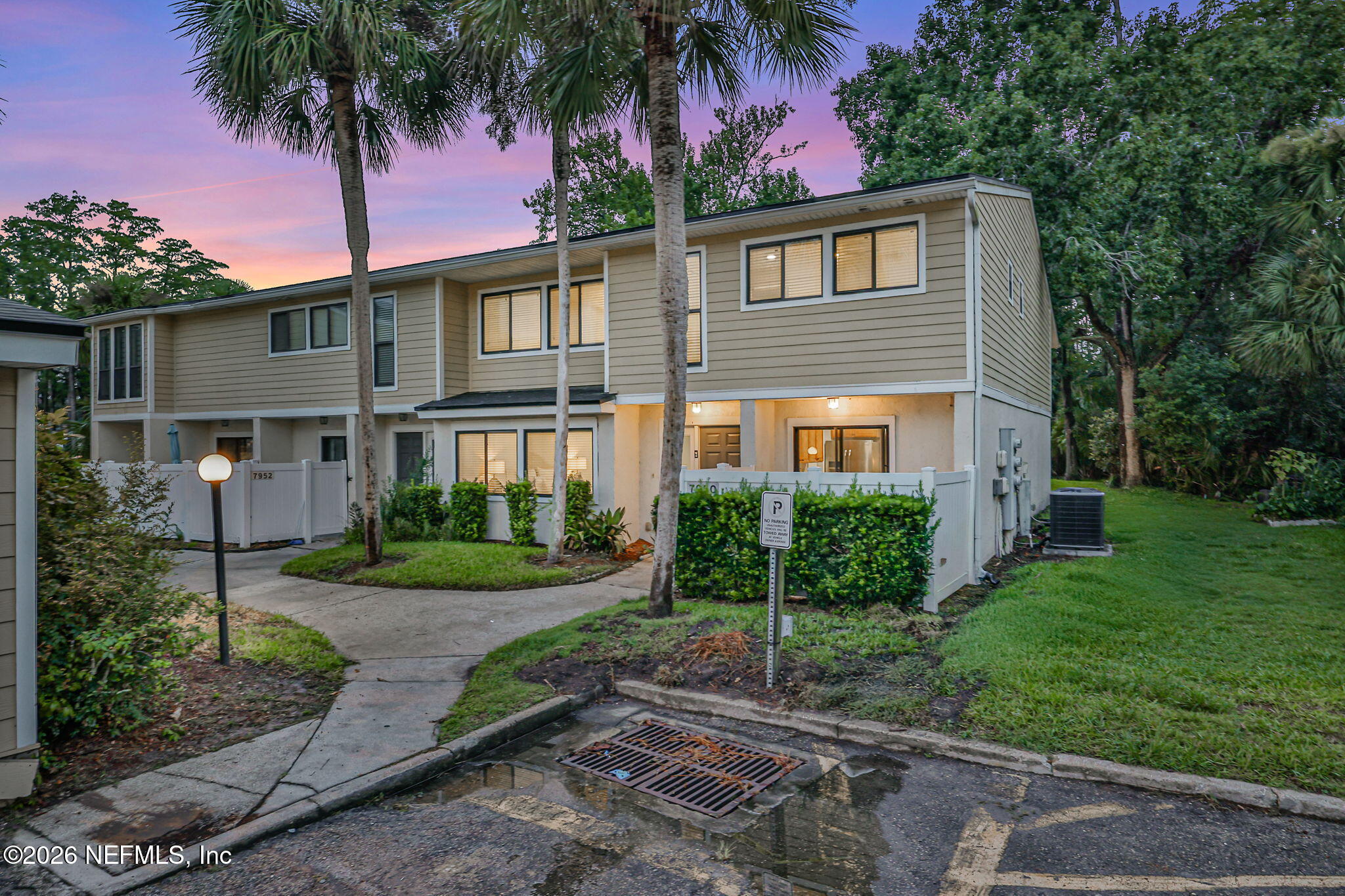 7950 LOS ROBLES Court 7950