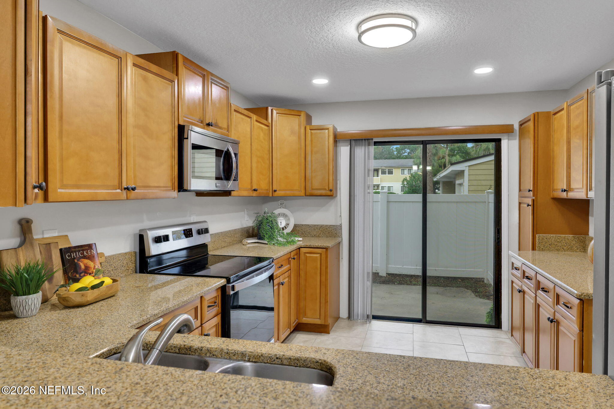 7950 LOS ROBLES Court 7950