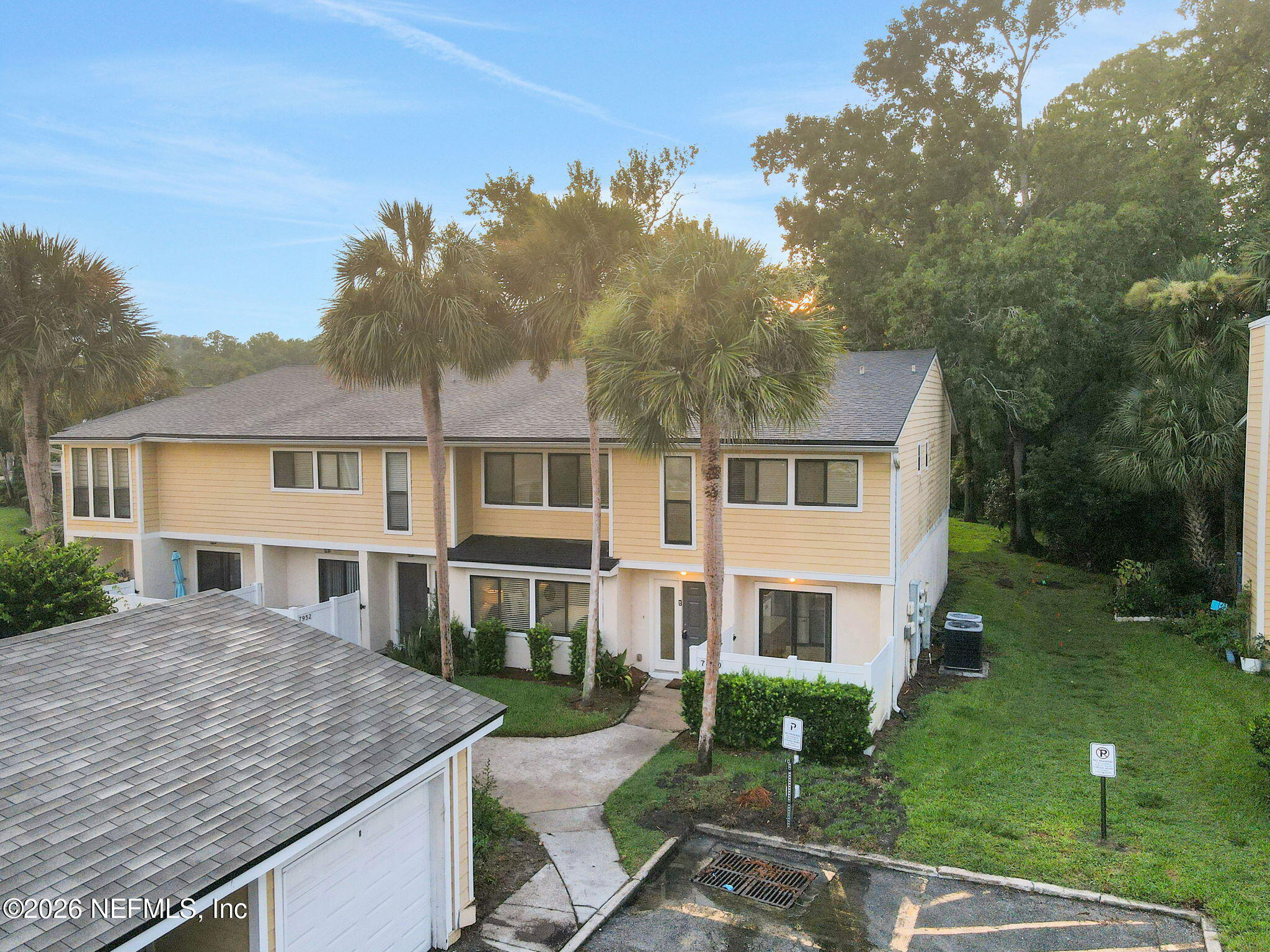 7950 LOS ROBLES Court 7950