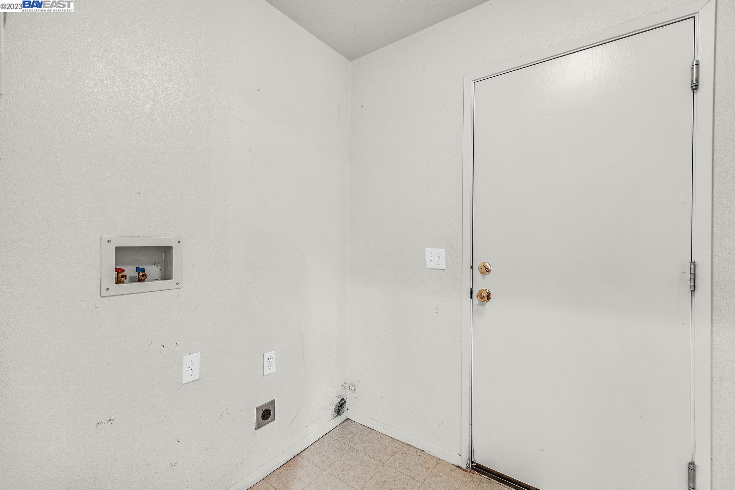 4112 Felicitia Ct