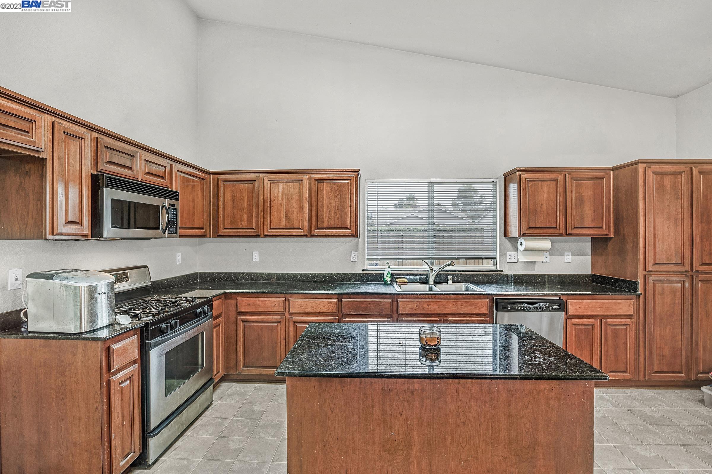 4112 Felicitia Ct