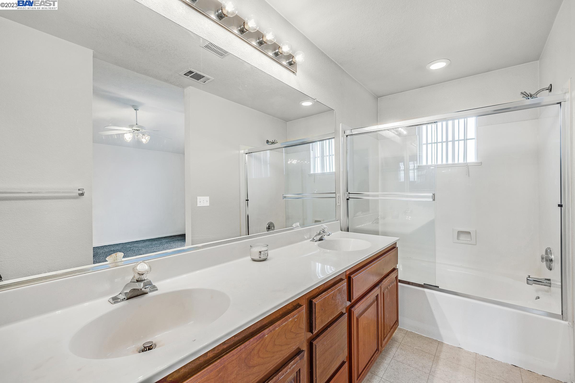4112 Felicitia Ct
