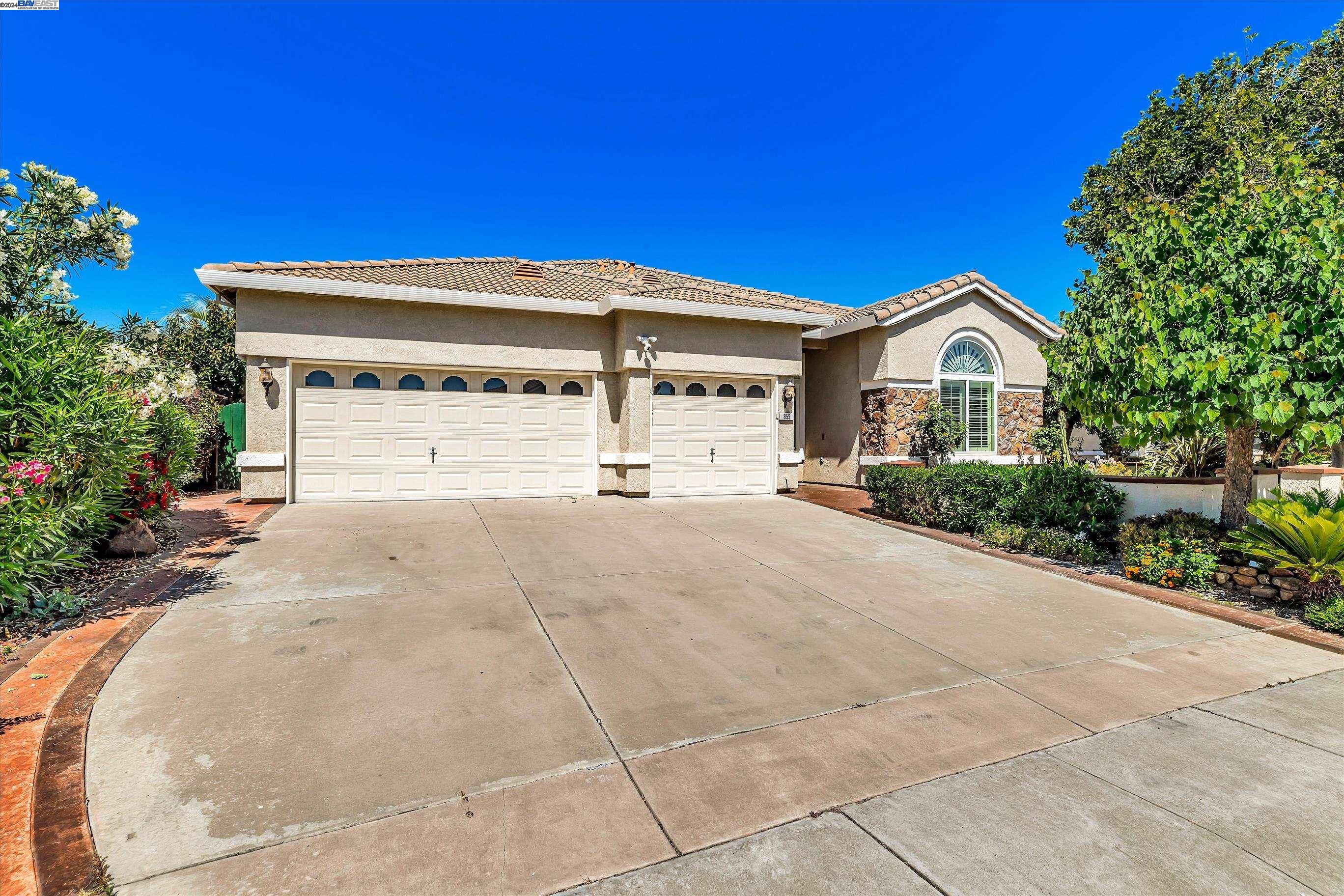 859 Alexander Gabriel Ct