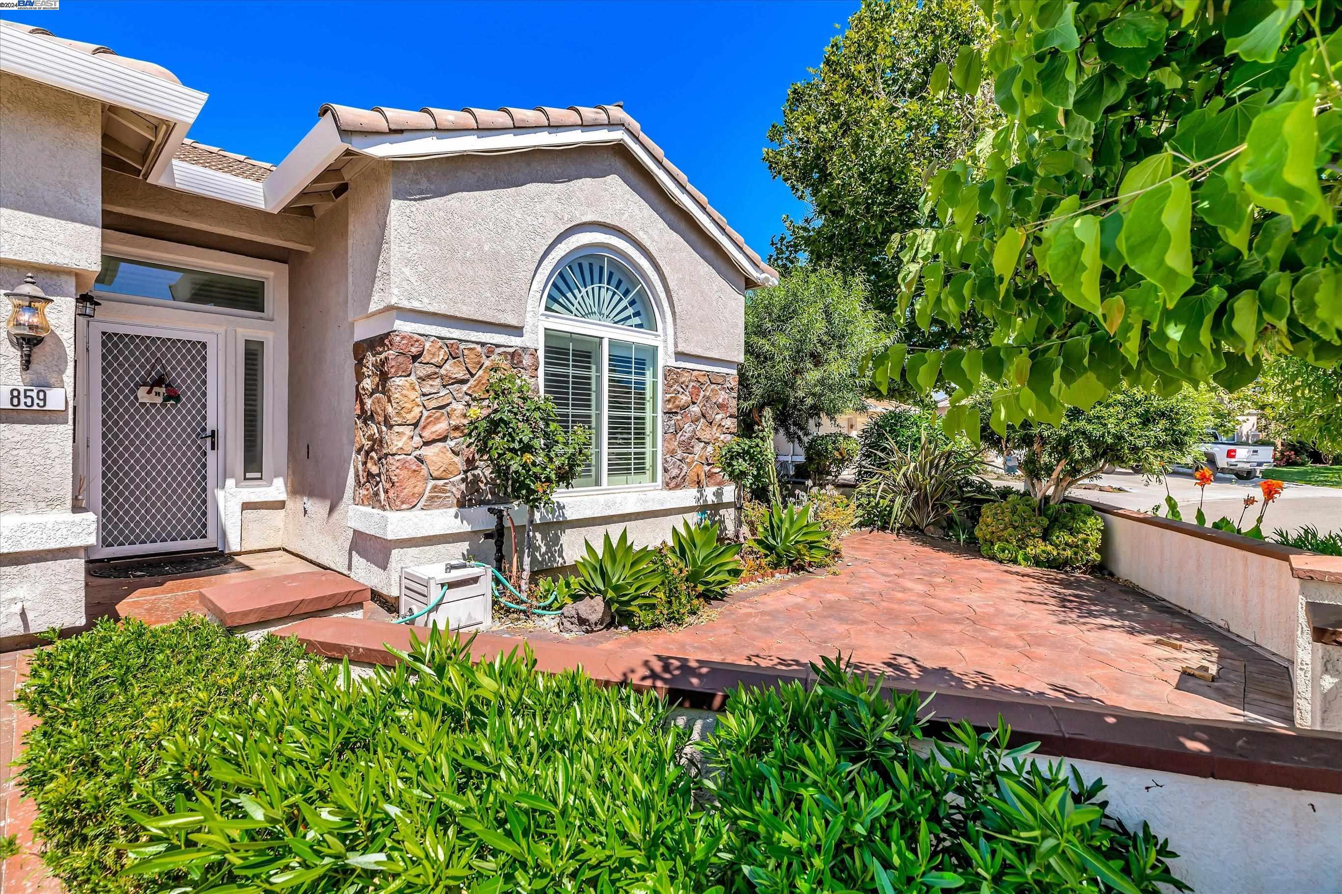 859 Alexander Gabriel Ct