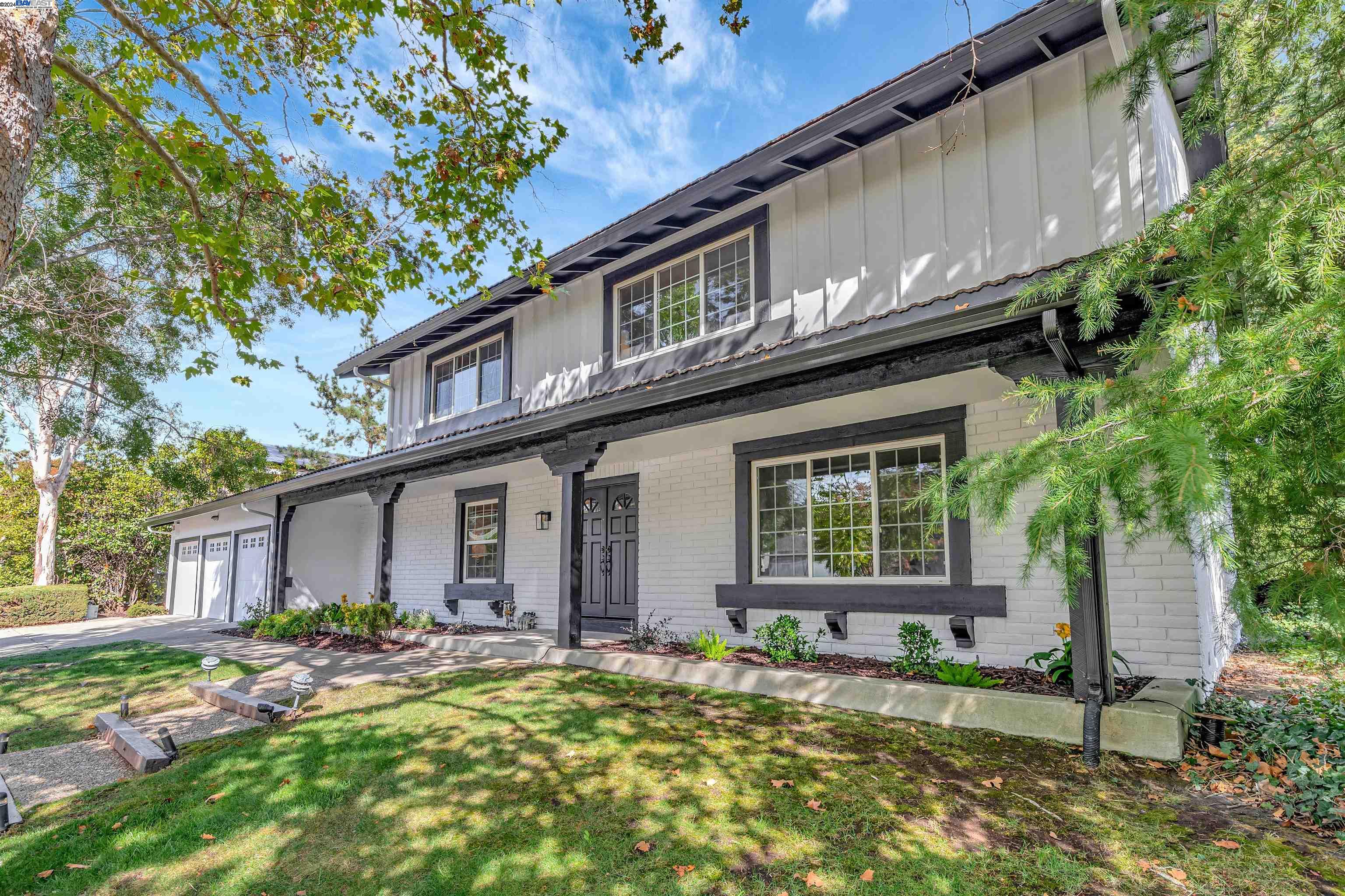 2611 Menorca Ct