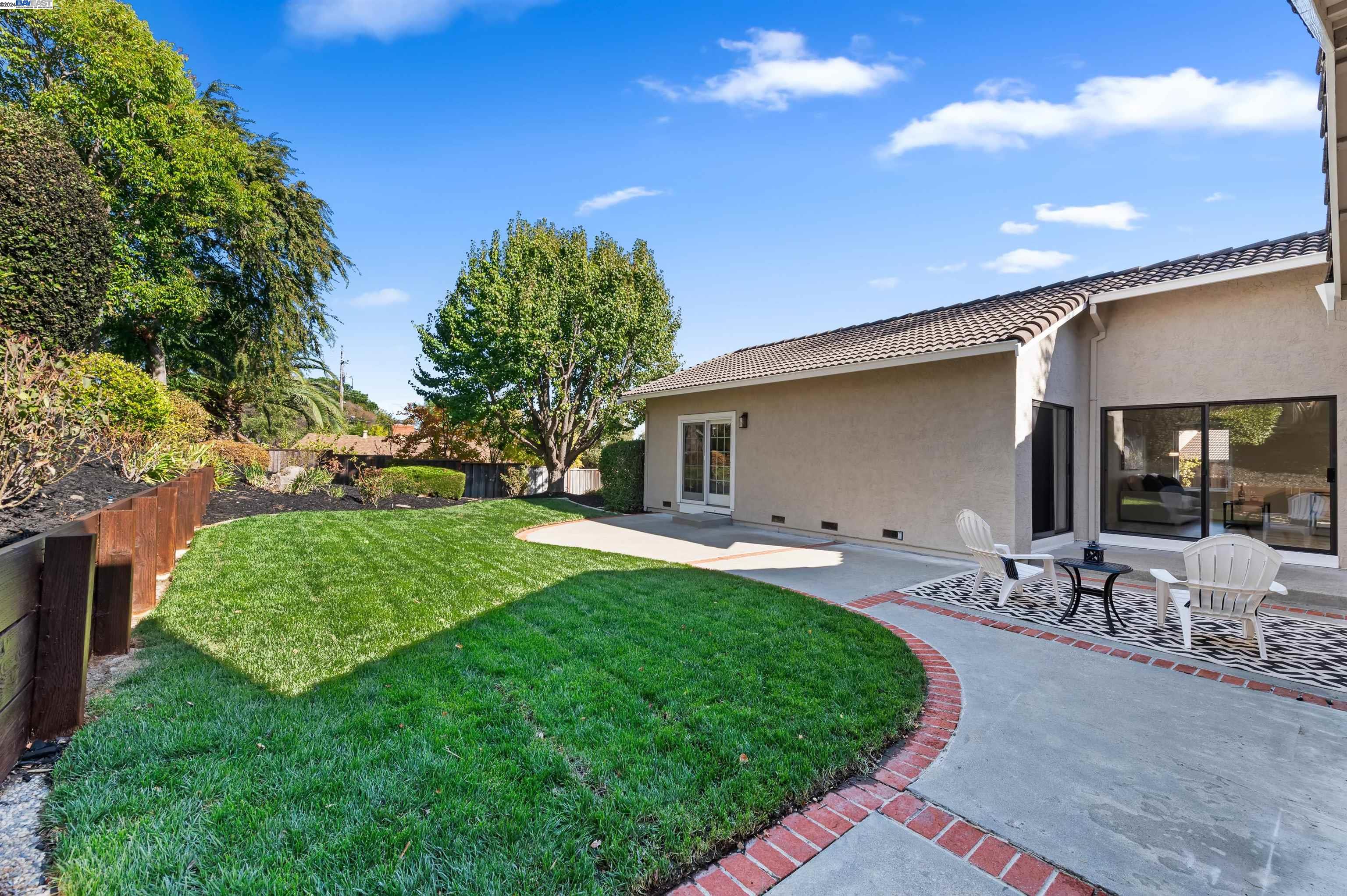 7753 Barn Hollow Ct