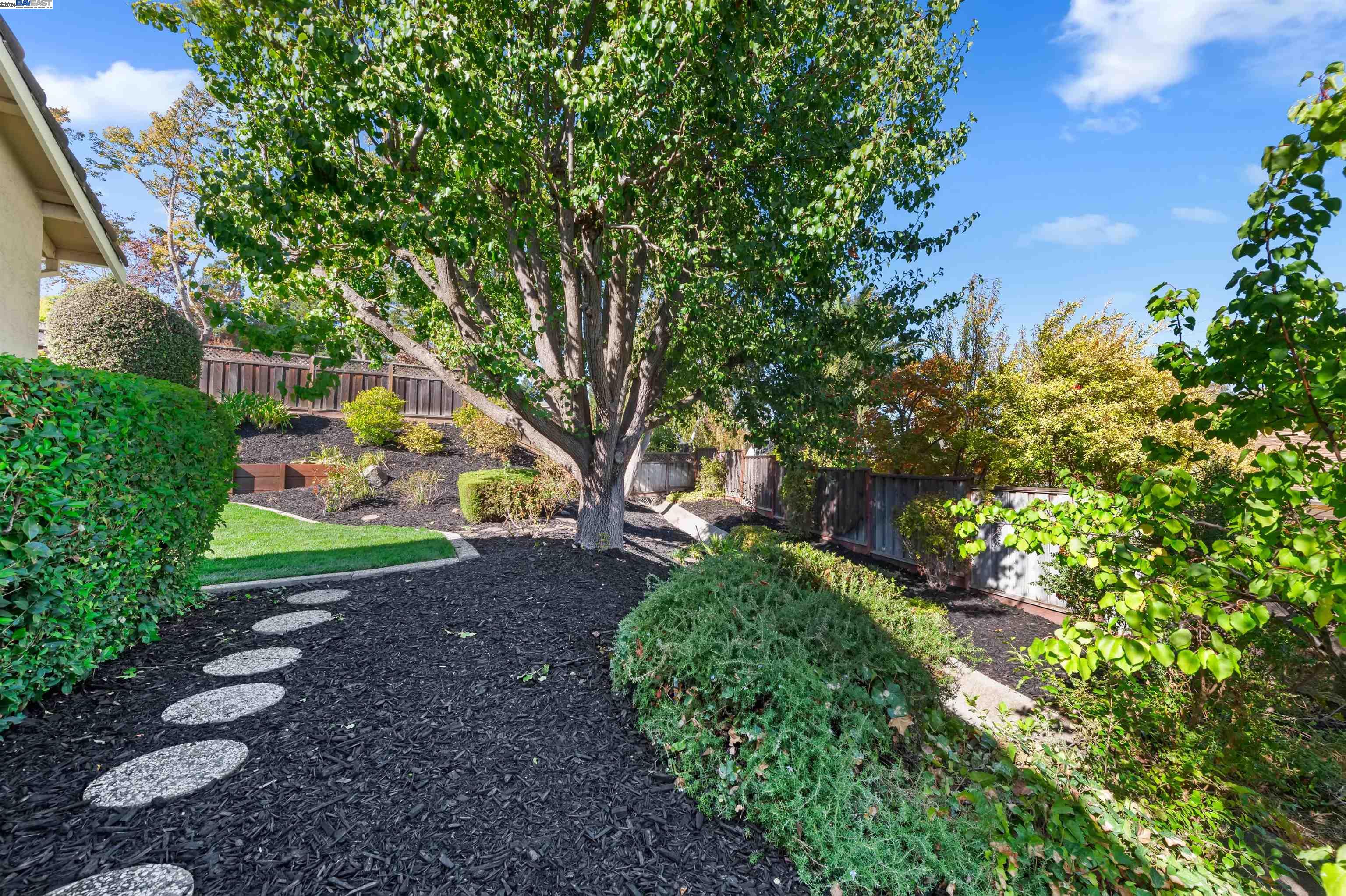 7753 Barn Hollow Ct