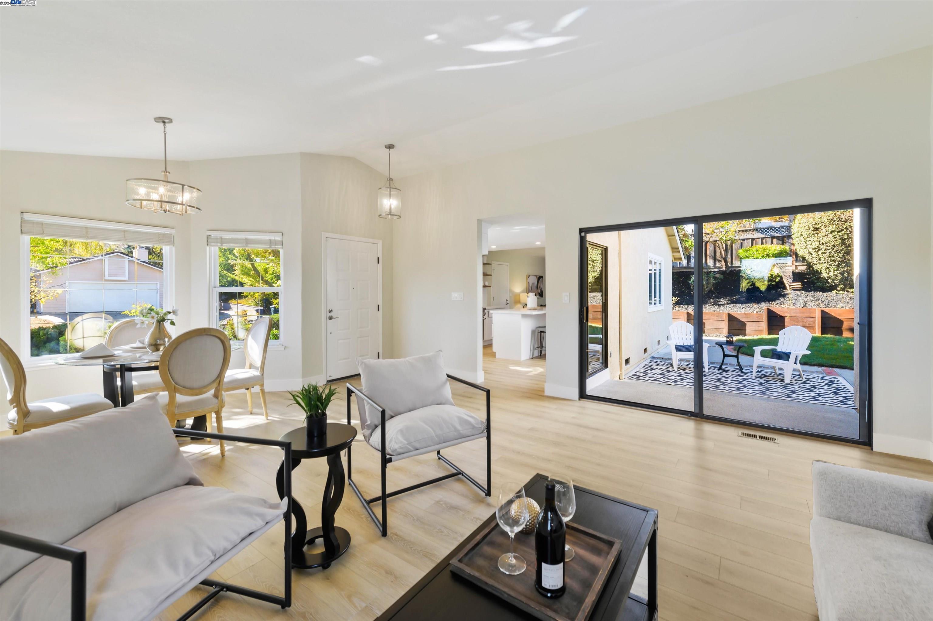 7753 Barn Hollow Ct