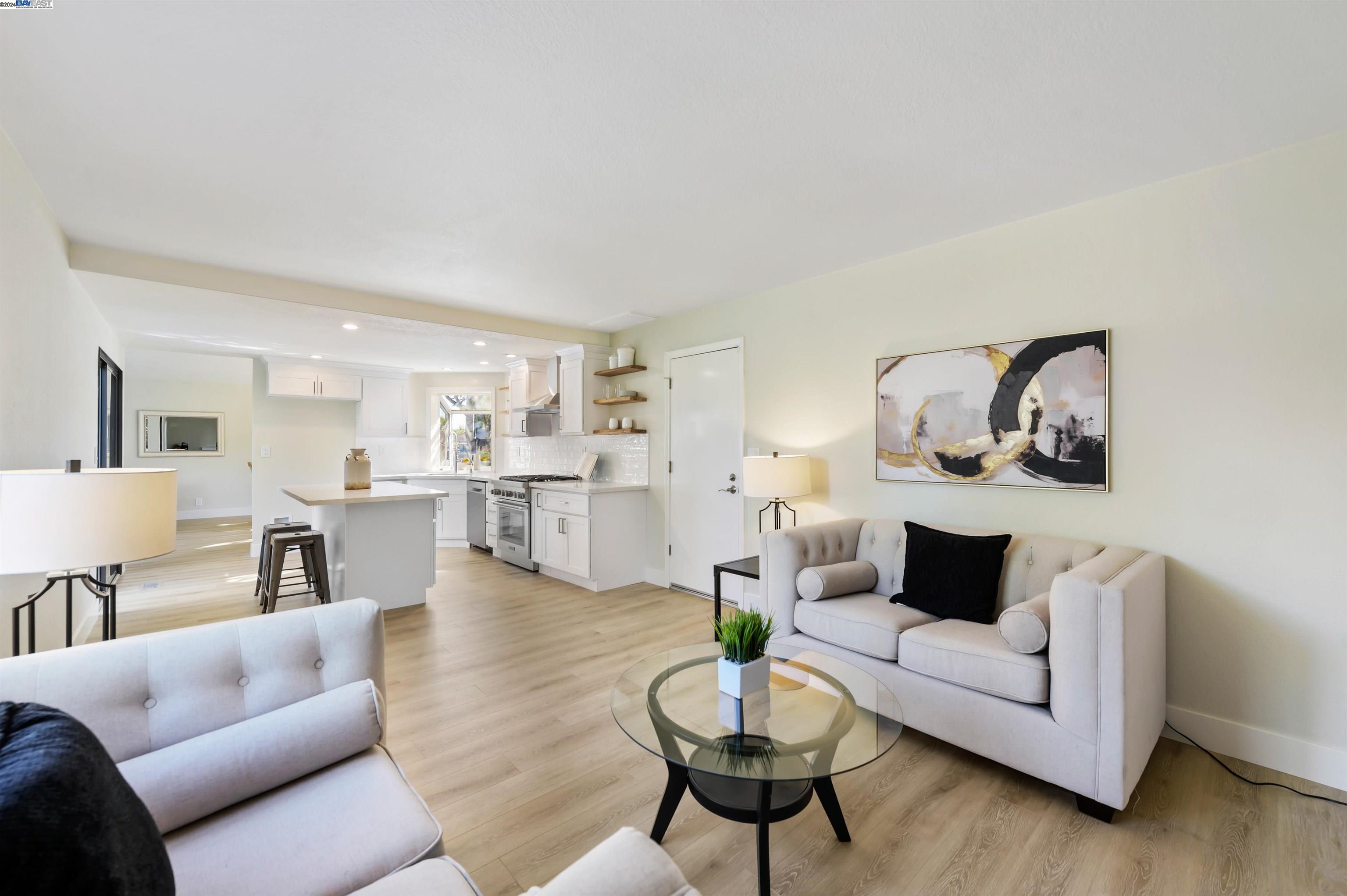 7753 Barn Hollow Ct