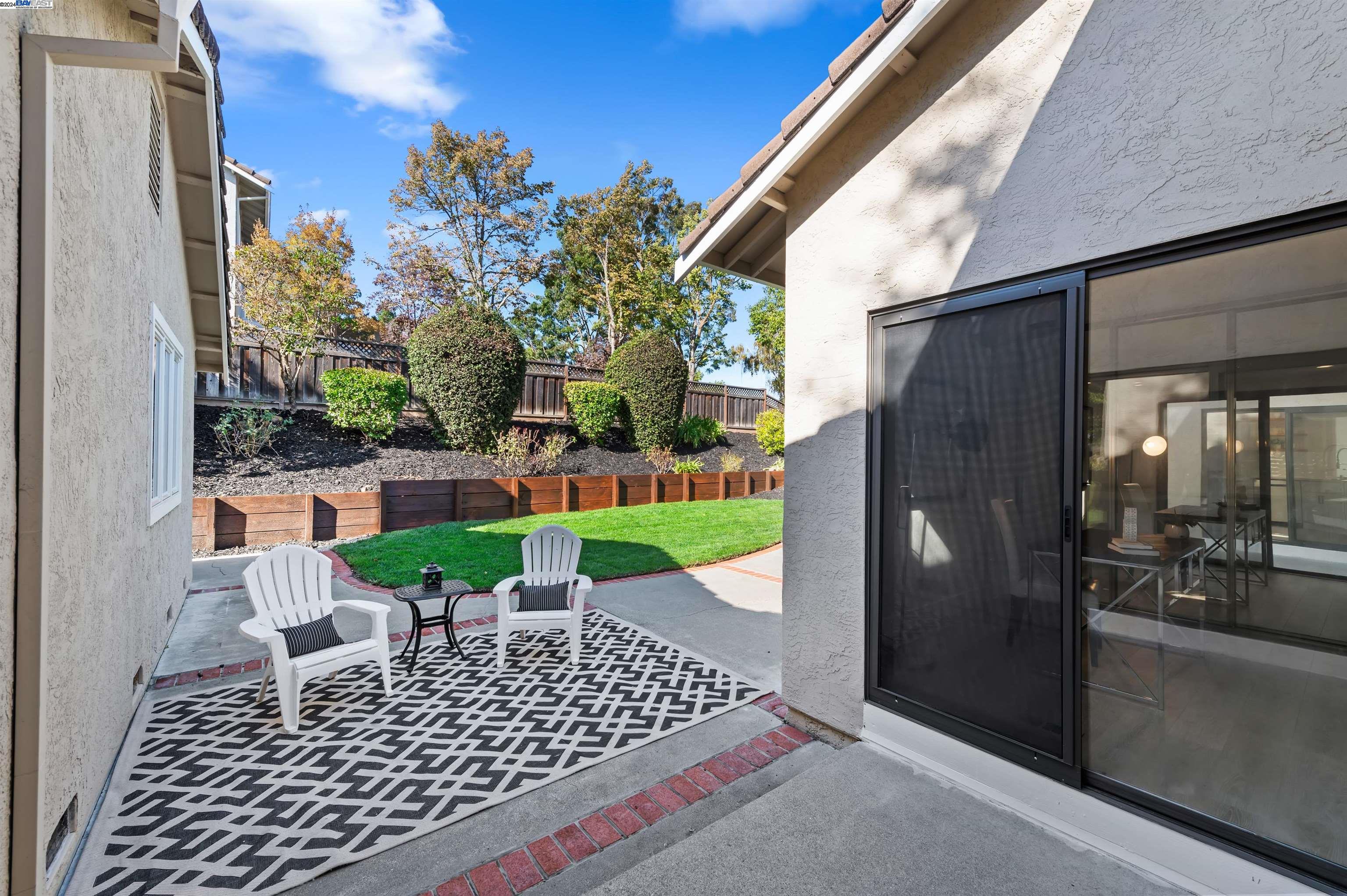 7753 Barn Hollow Ct