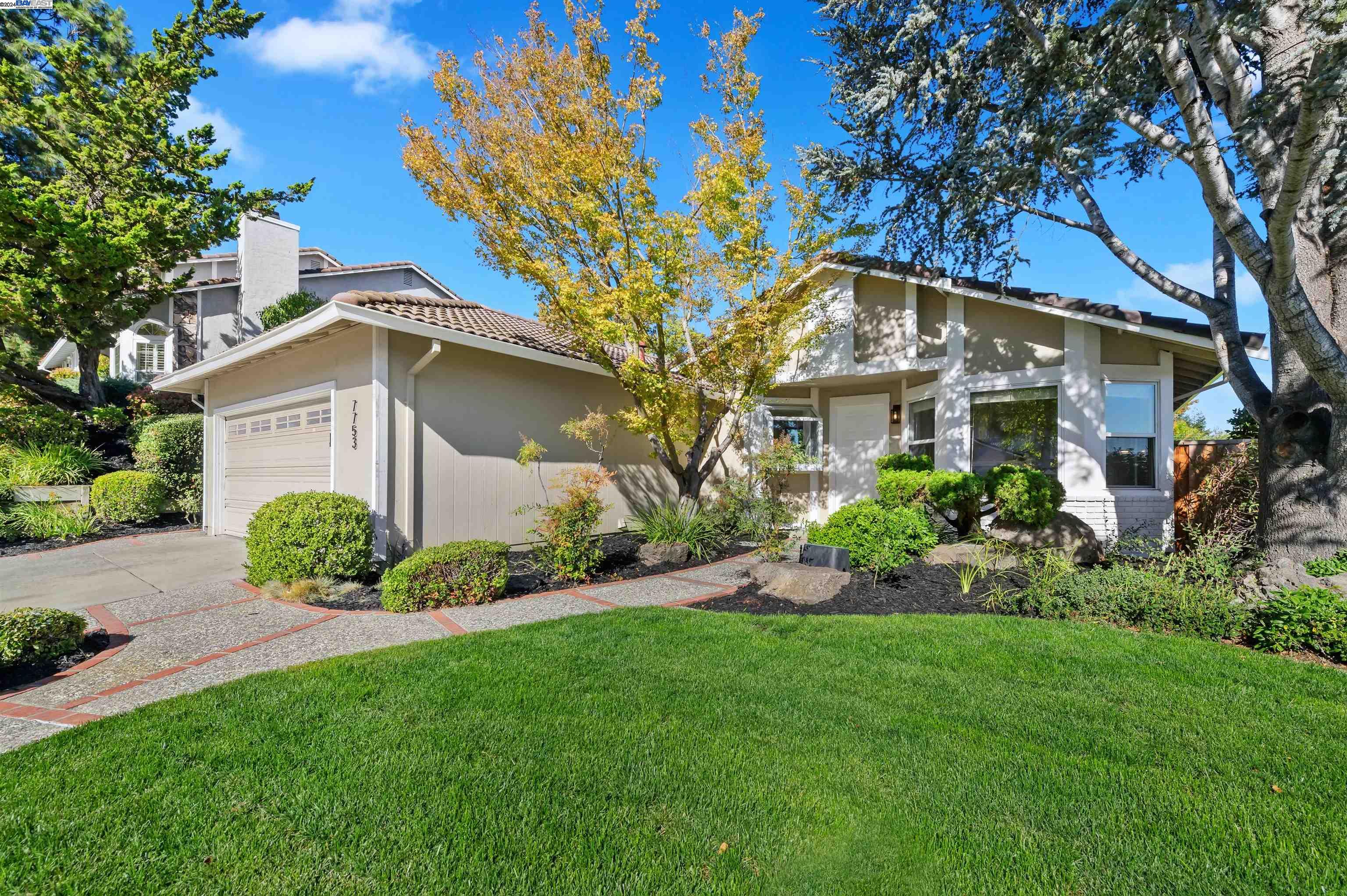 7753 Barn Hollow Ct