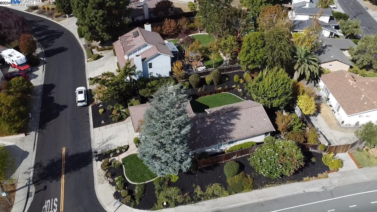 7753 Barn Hollow Ct
