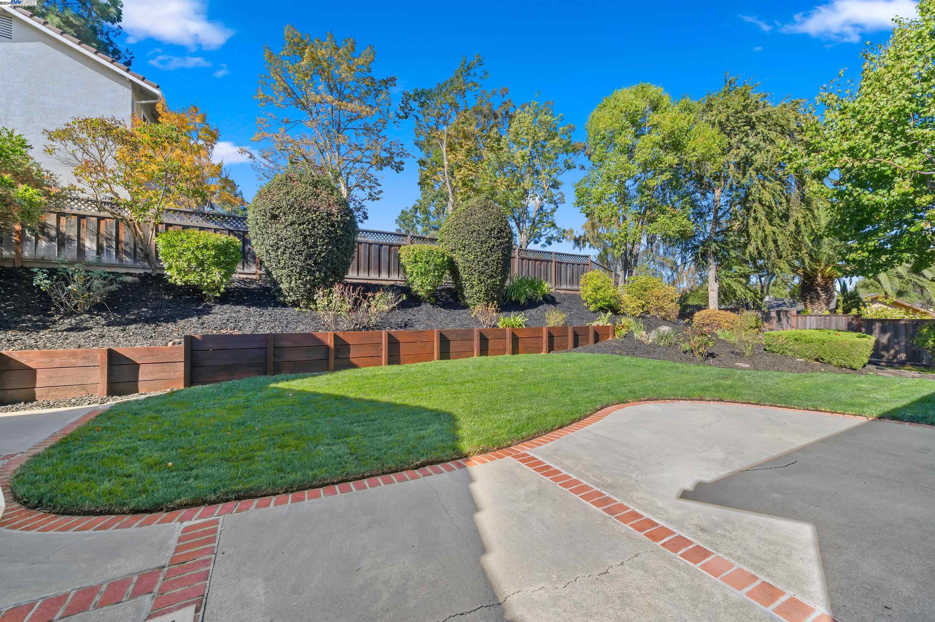7753 Barn Hollow Ct
