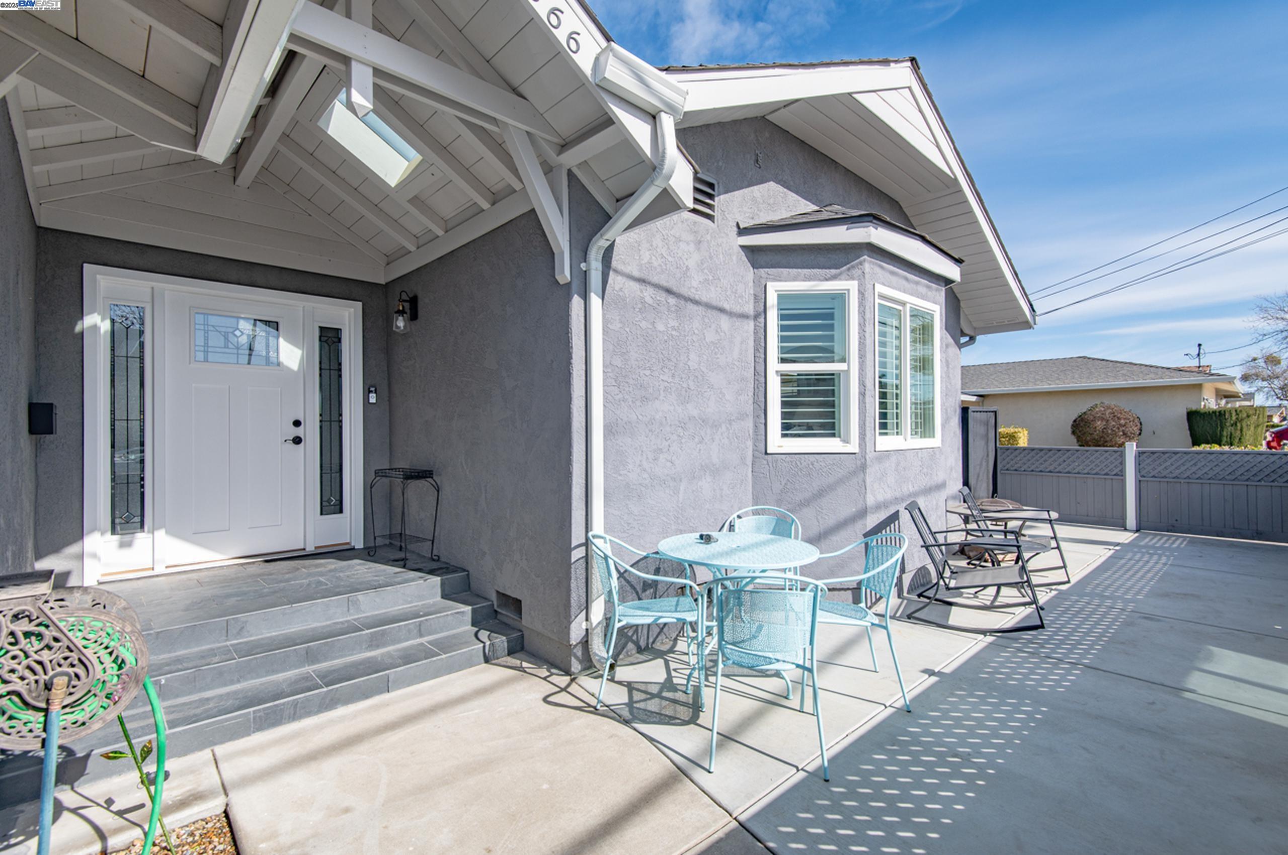 566 Sonoma Ave