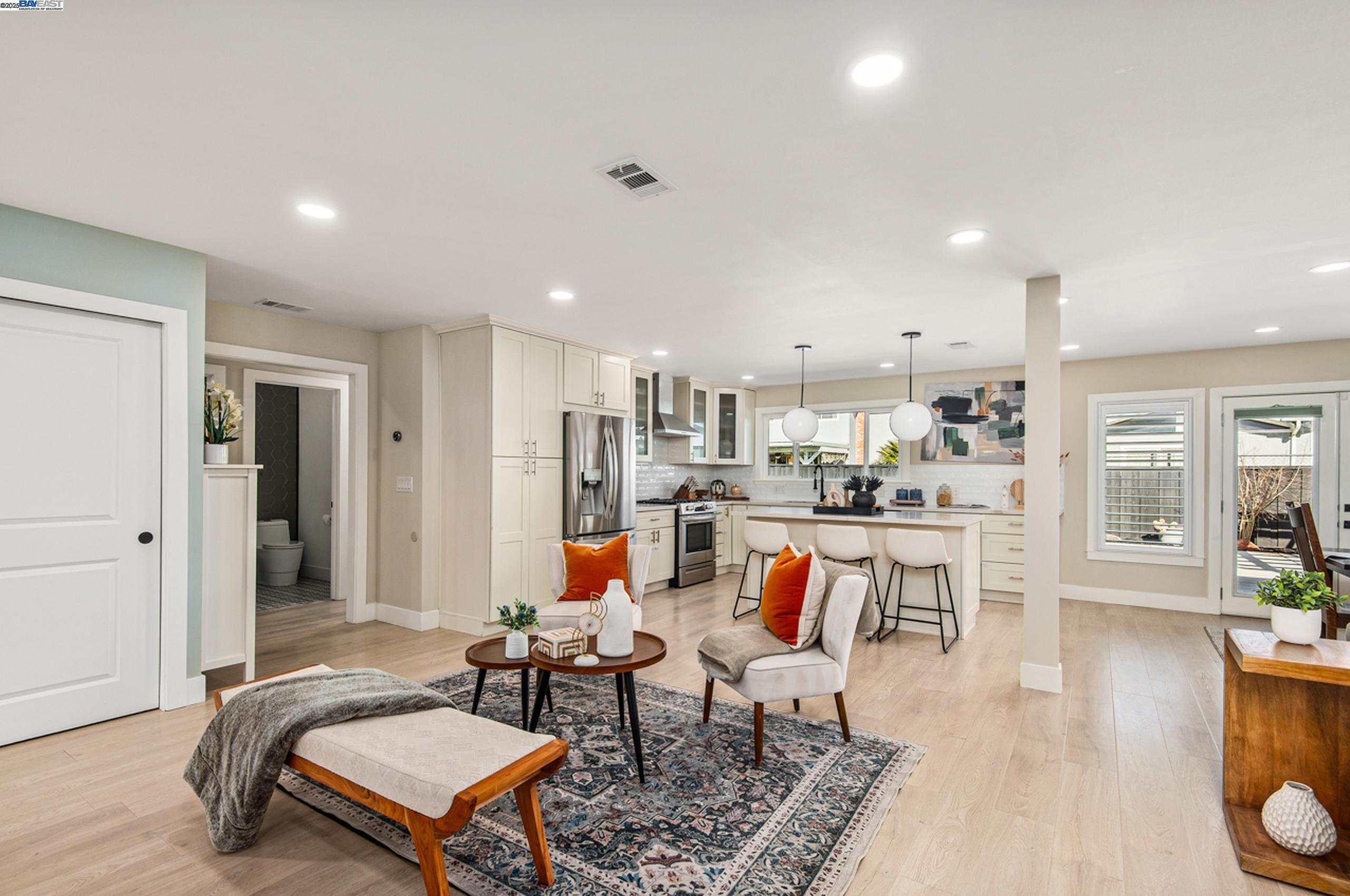 566 Sonoma Ave