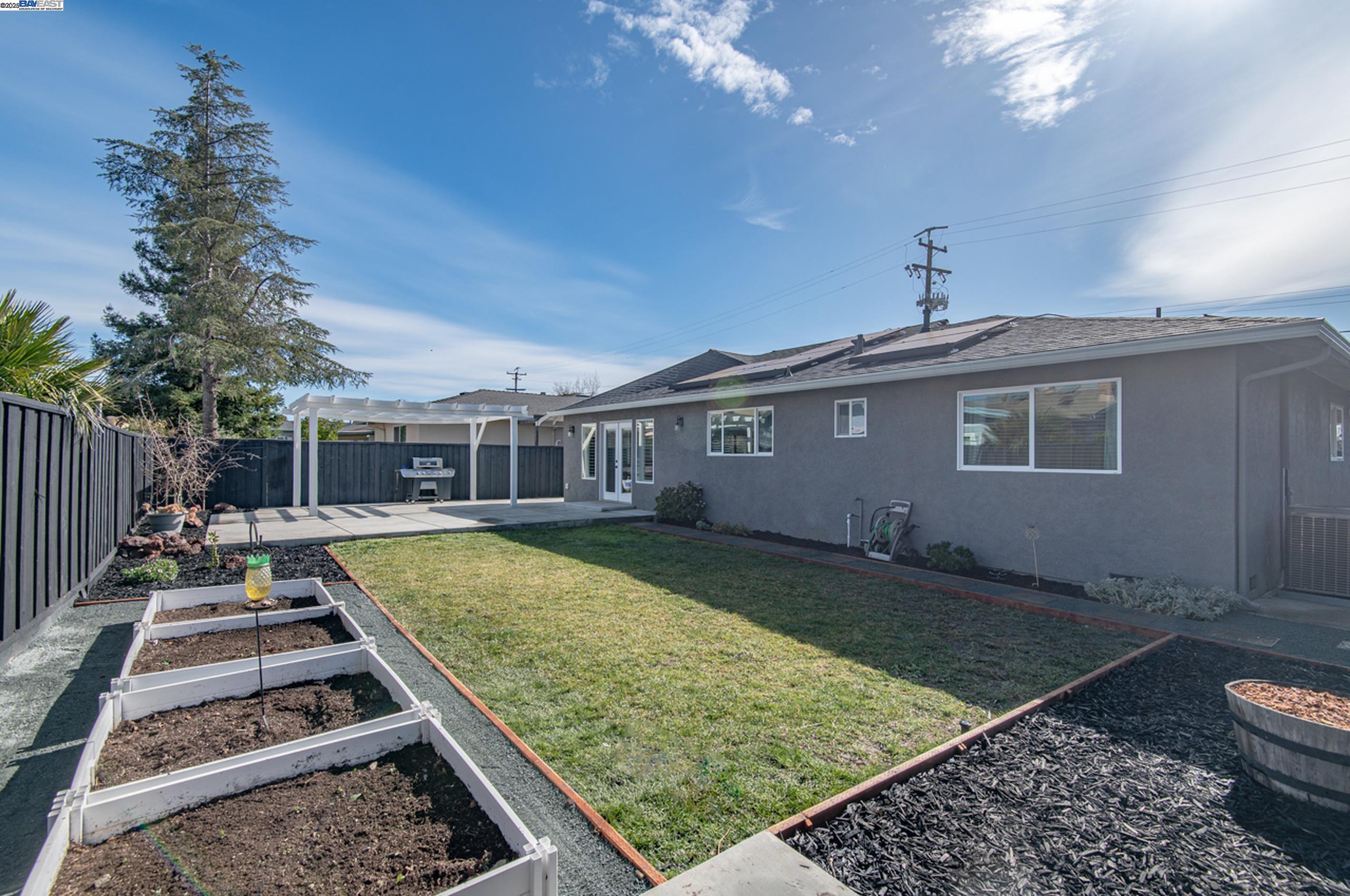 566 Sonoma Ave