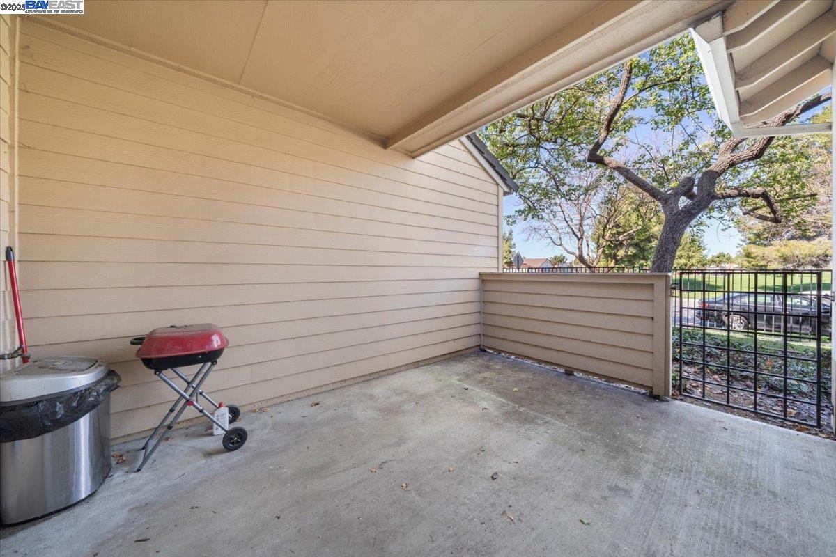 5209 Fairbanks Cmn