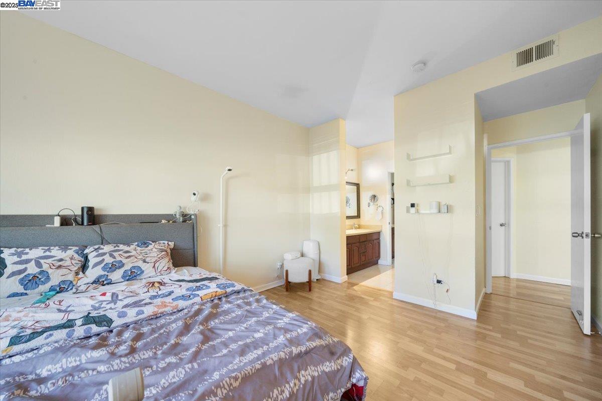 5209 Fairbanks Cmn