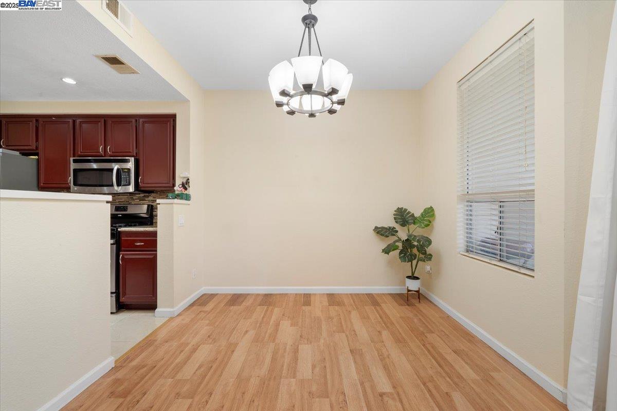 5209 Fairbanks Cmn