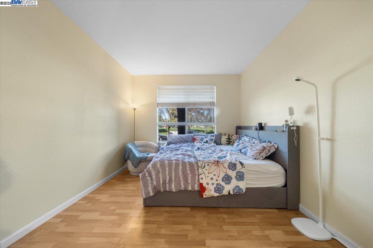 5209 Fairbanks Cmn