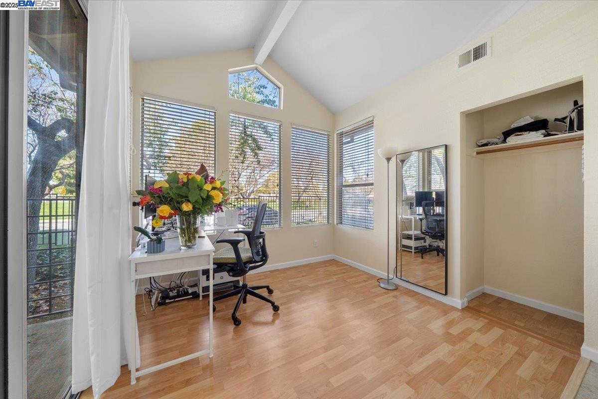 5209 Fairbanks Cmn