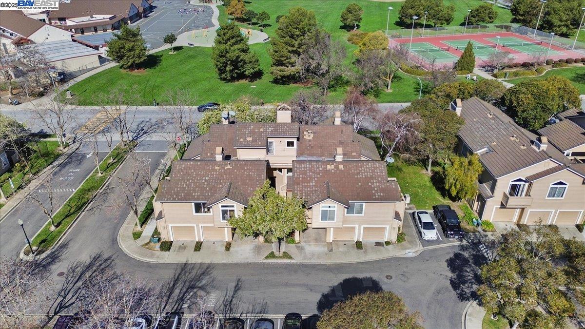5209 Fairbanks Cmn