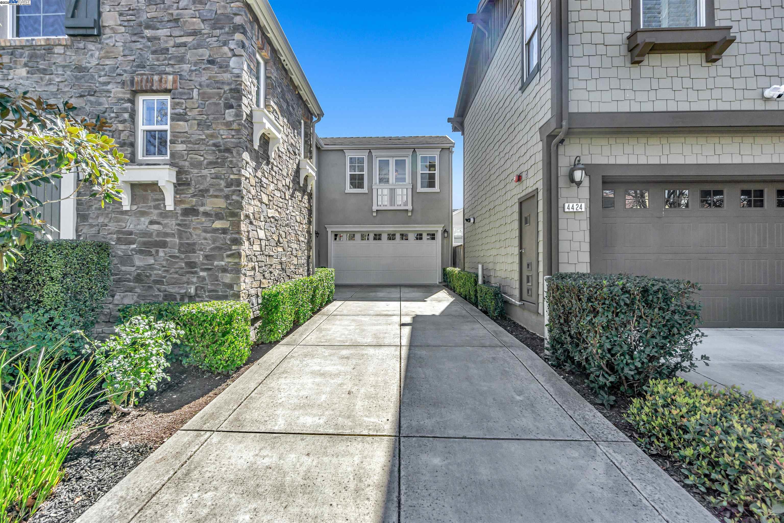 4430 Irisview Pl