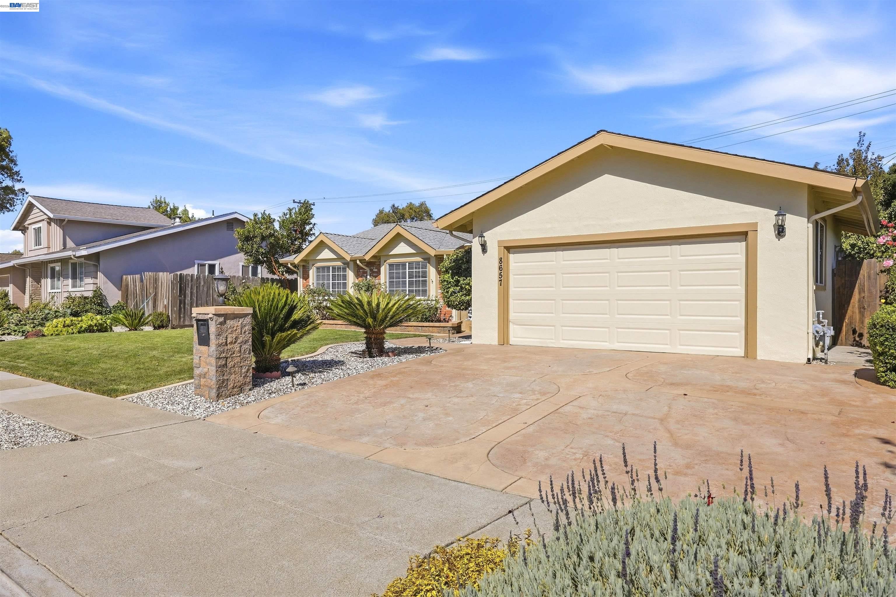 8657 Davona Dr