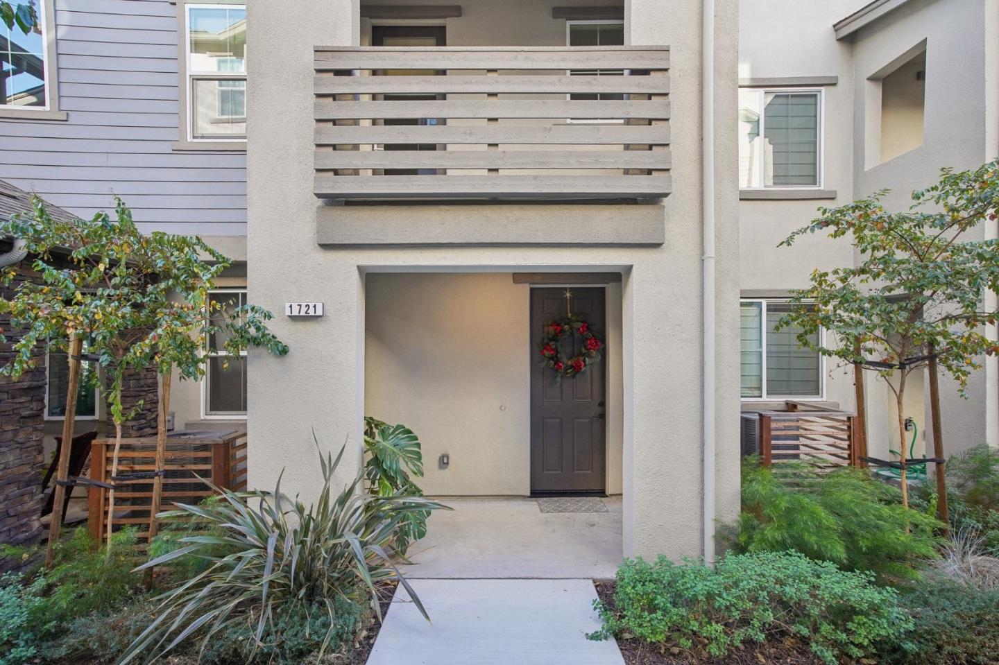 1721 Pedrozzi Common