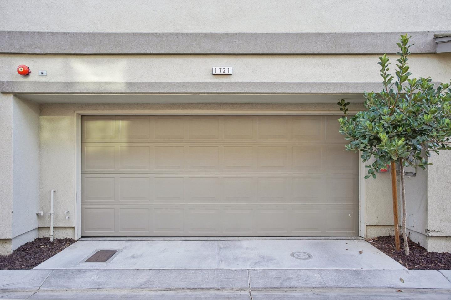 1721 Pedrozzi Common