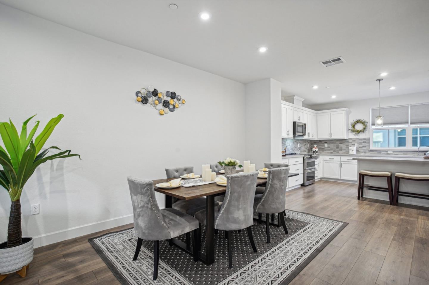 1721 Pedrozzi Common