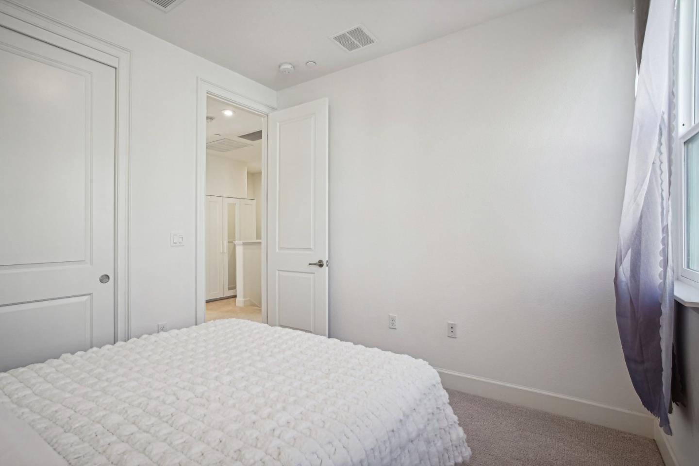 1721 Pedrozzi Common