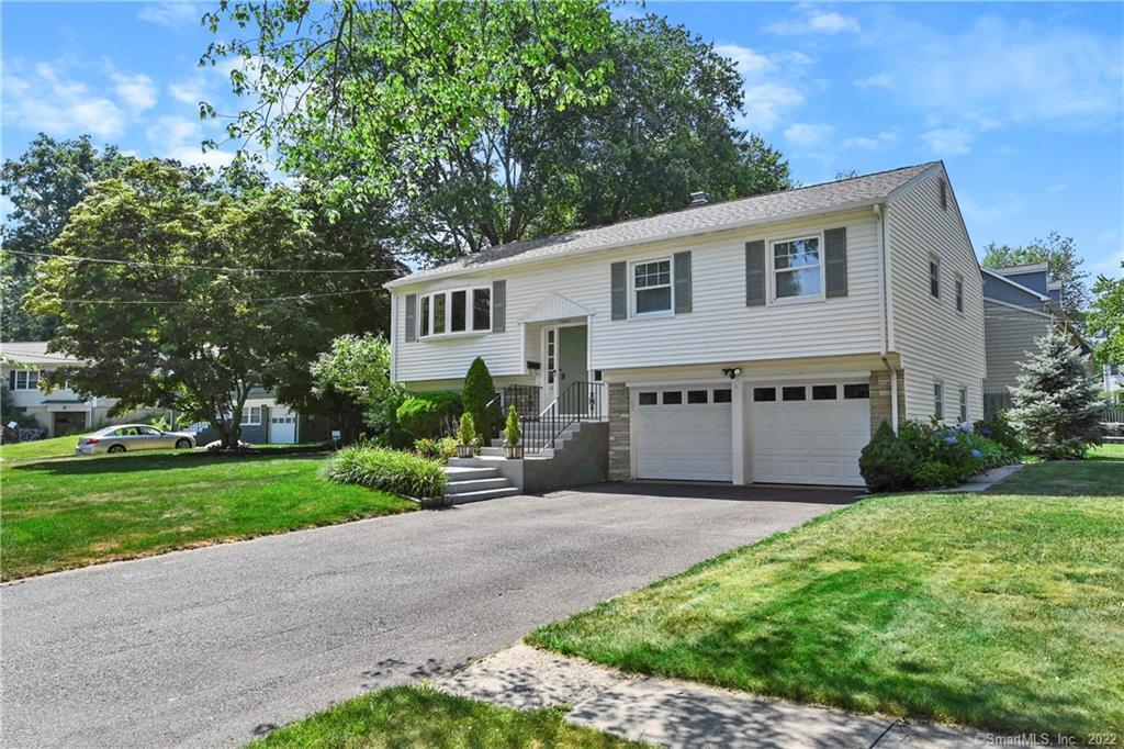 16 Mayflower Circle