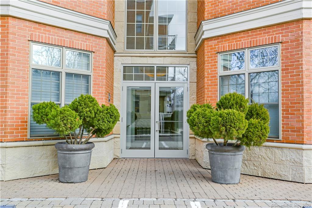 100 Stone Ridge Way 1B
