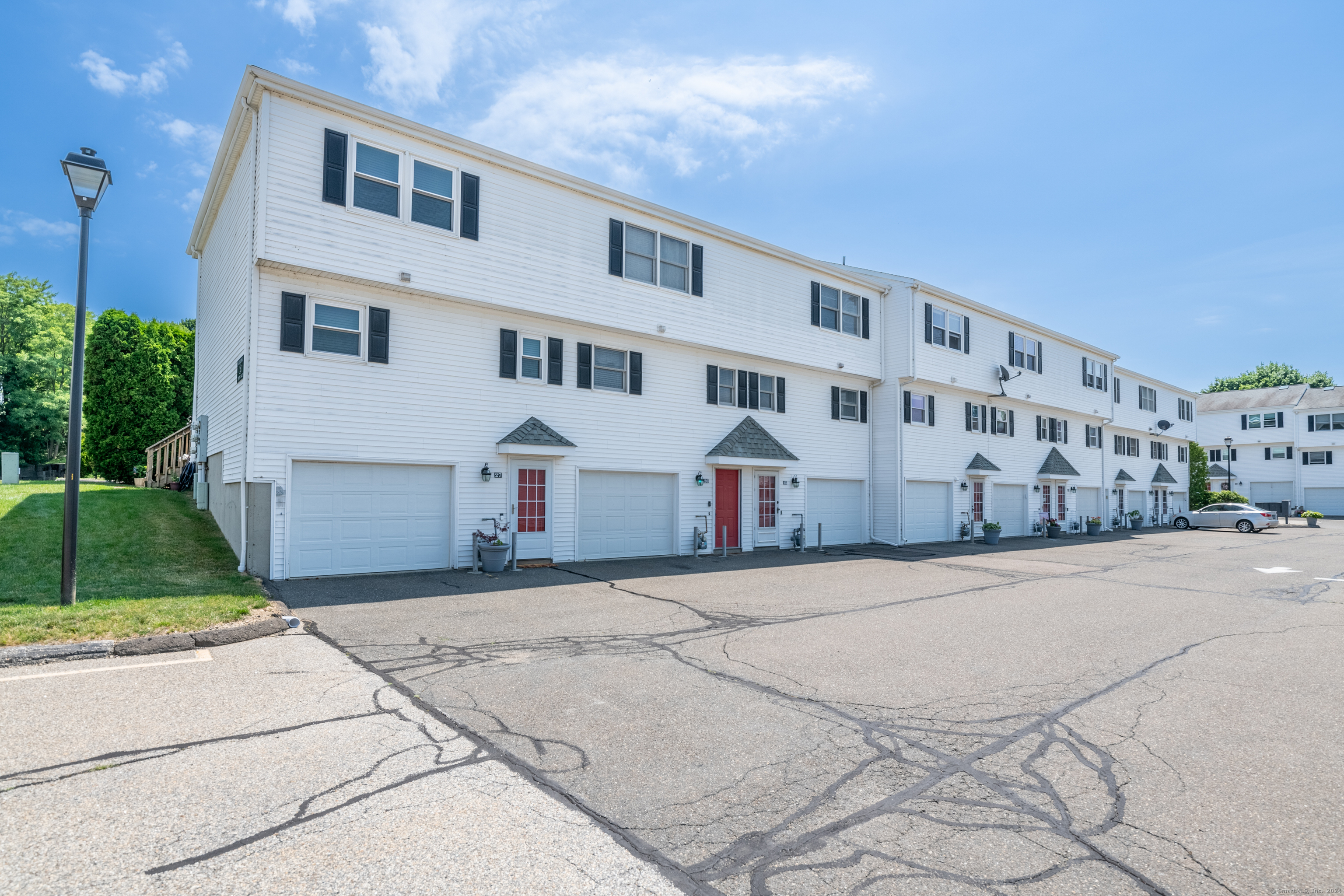 25 Commodore Commons 25