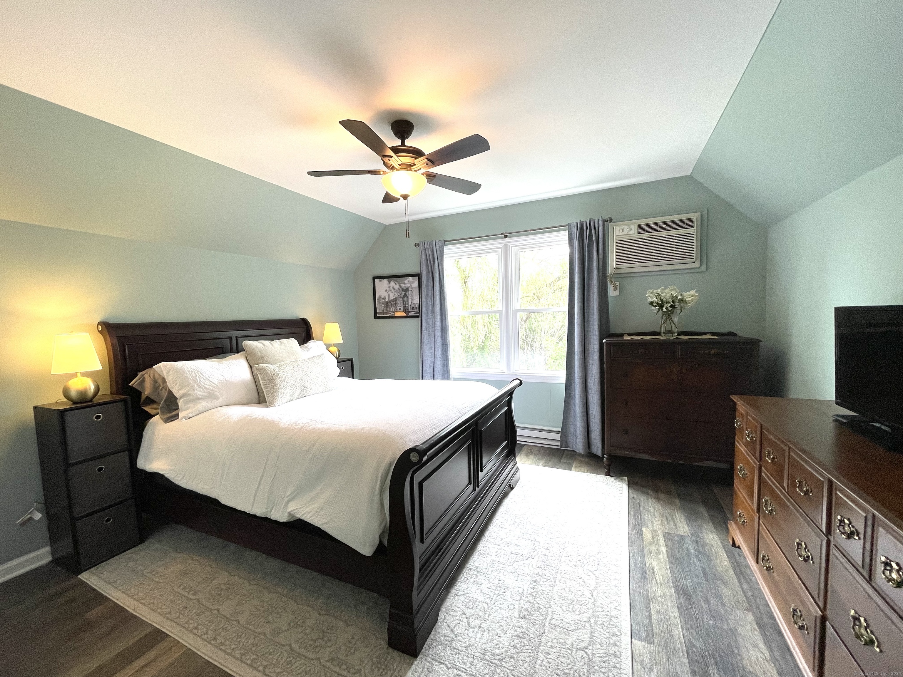 55 Mill Plain Road 32-19