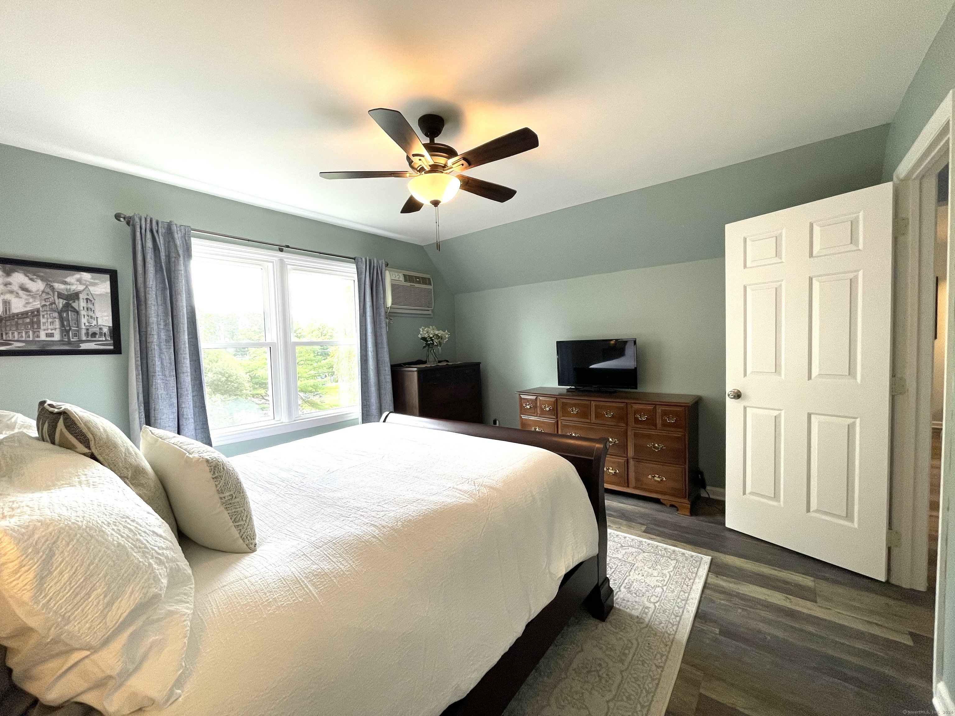 55 Mill Plain Road 32-19