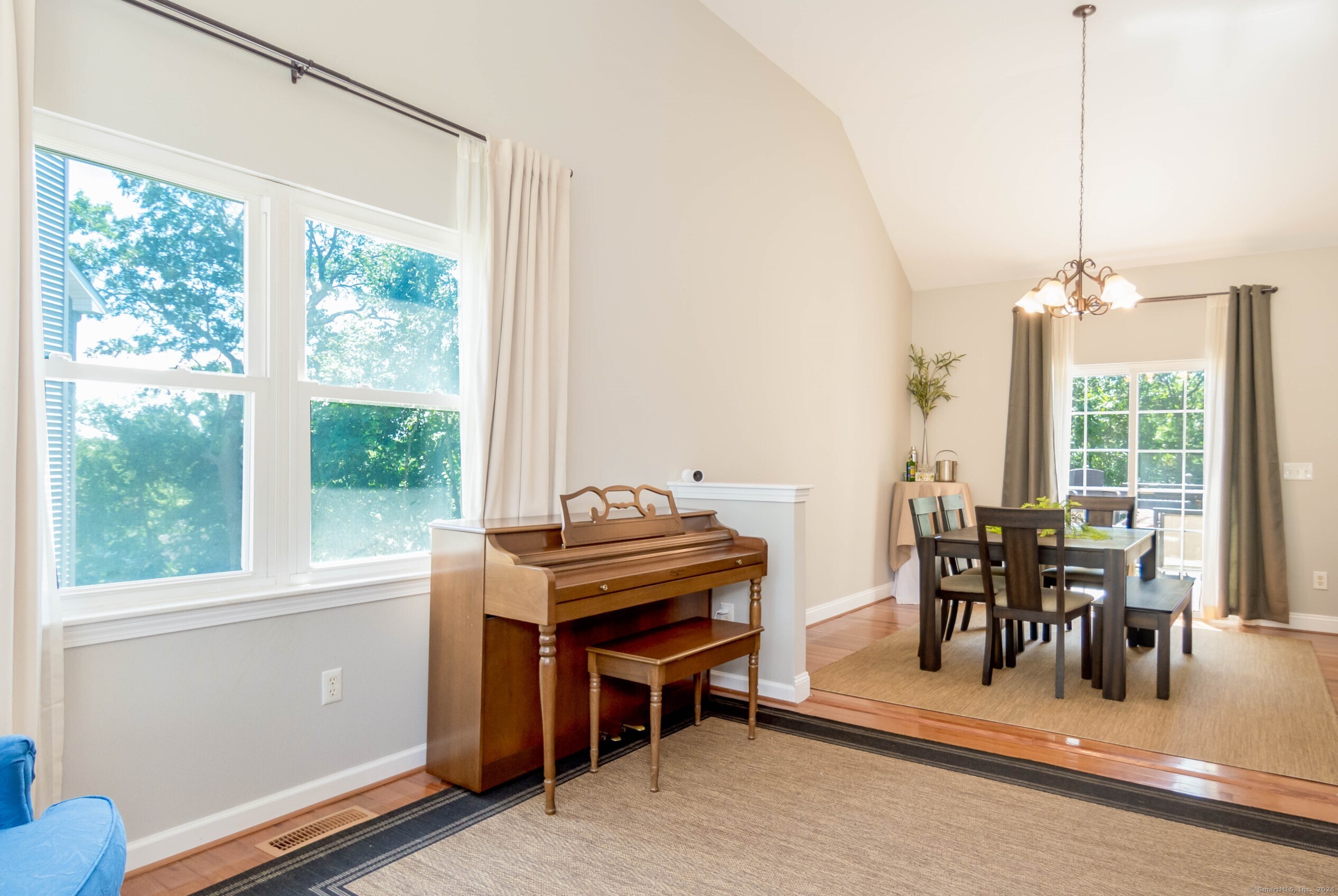 30 Hickory Hill