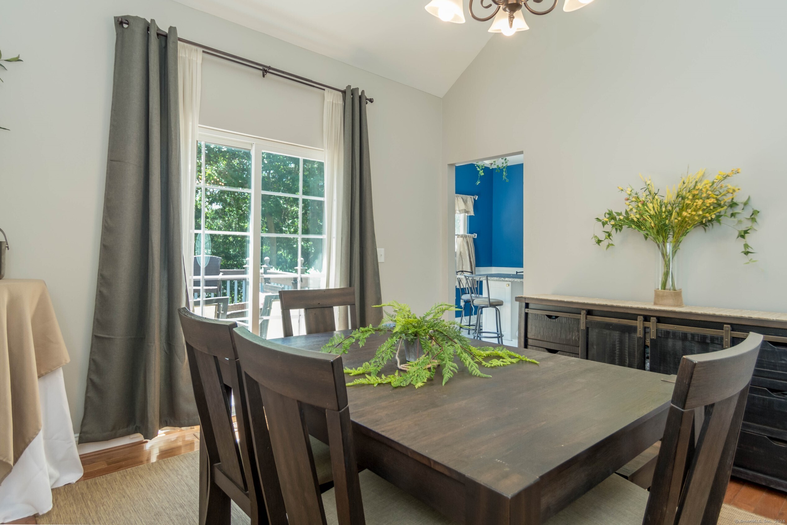 30 Hickory Hill