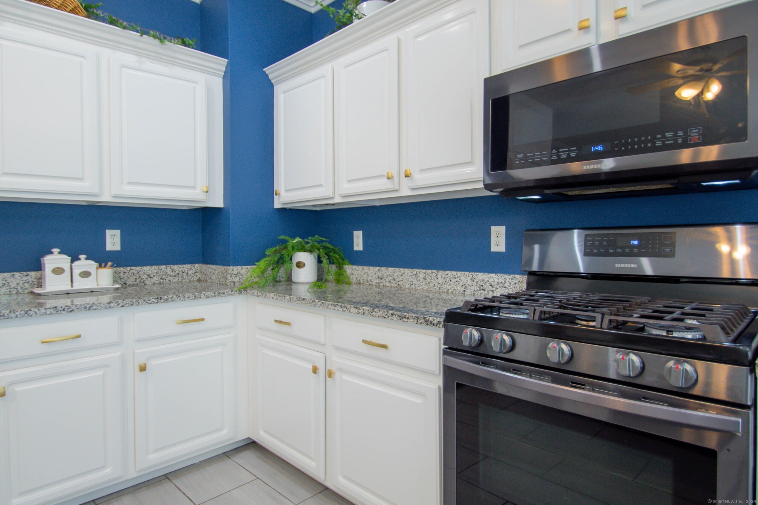 30 Hickory Hill